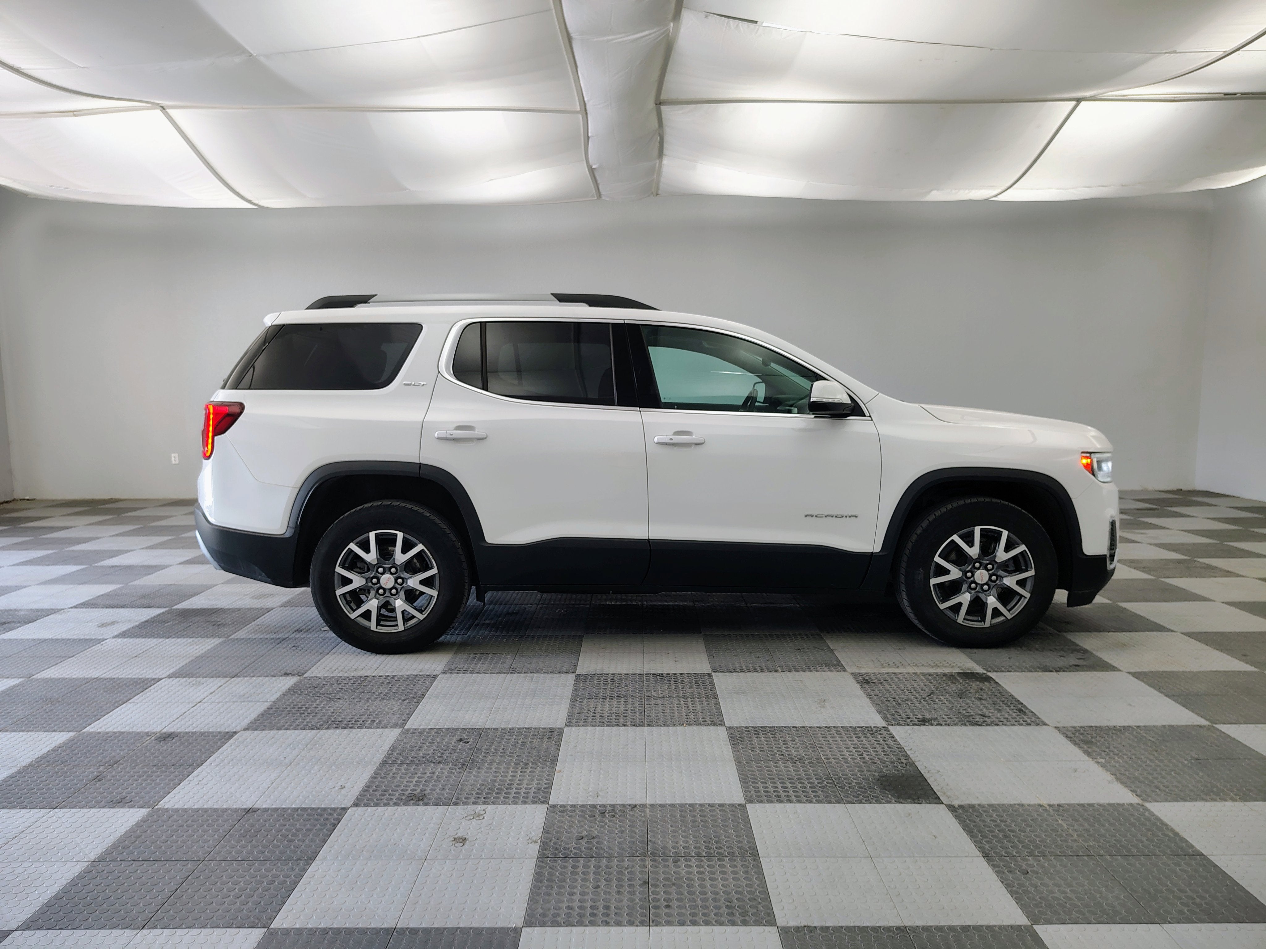 2023 GMC Acadia AWD SLT