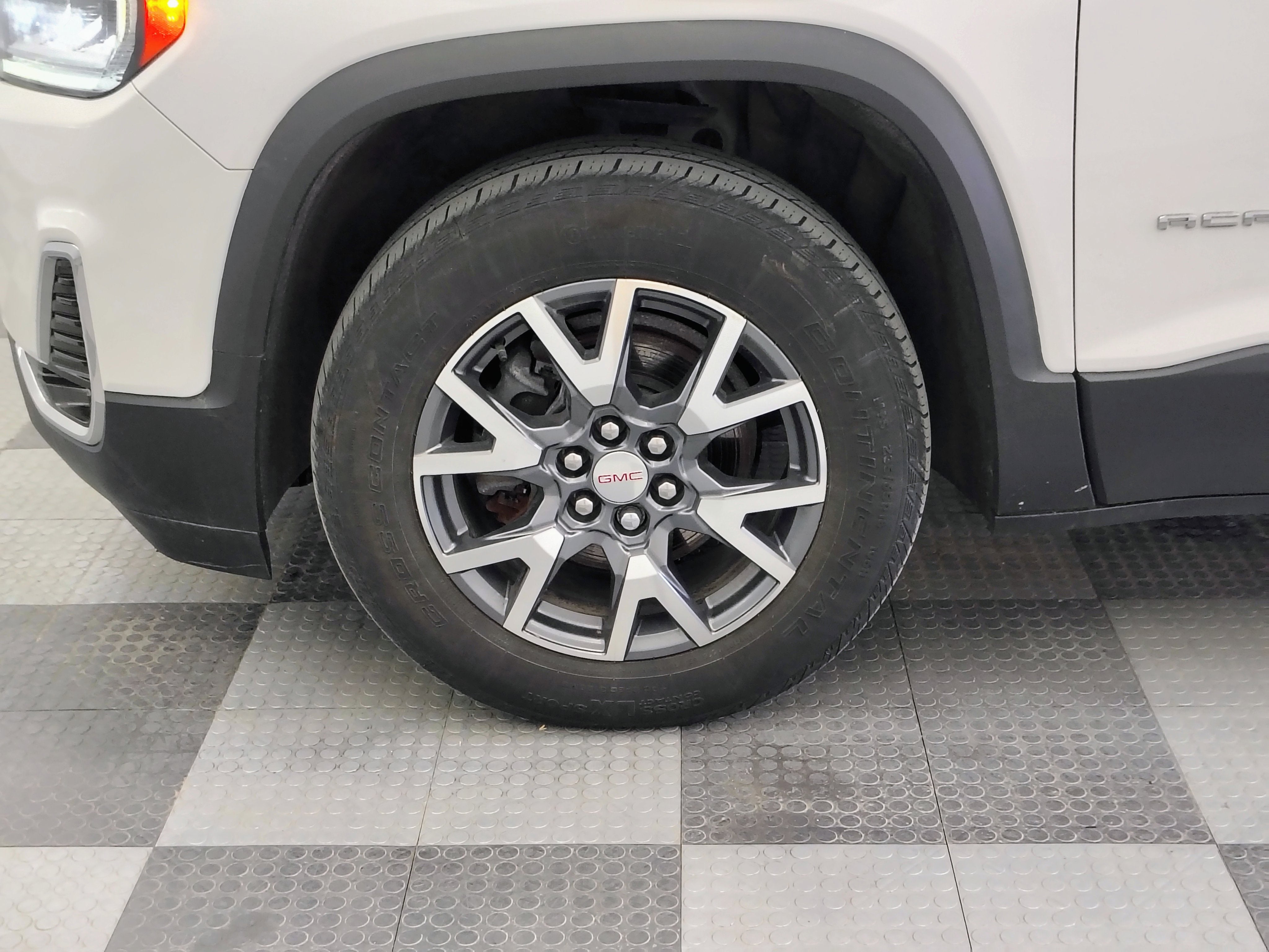 2023 GMC Acadia AWD SLT
