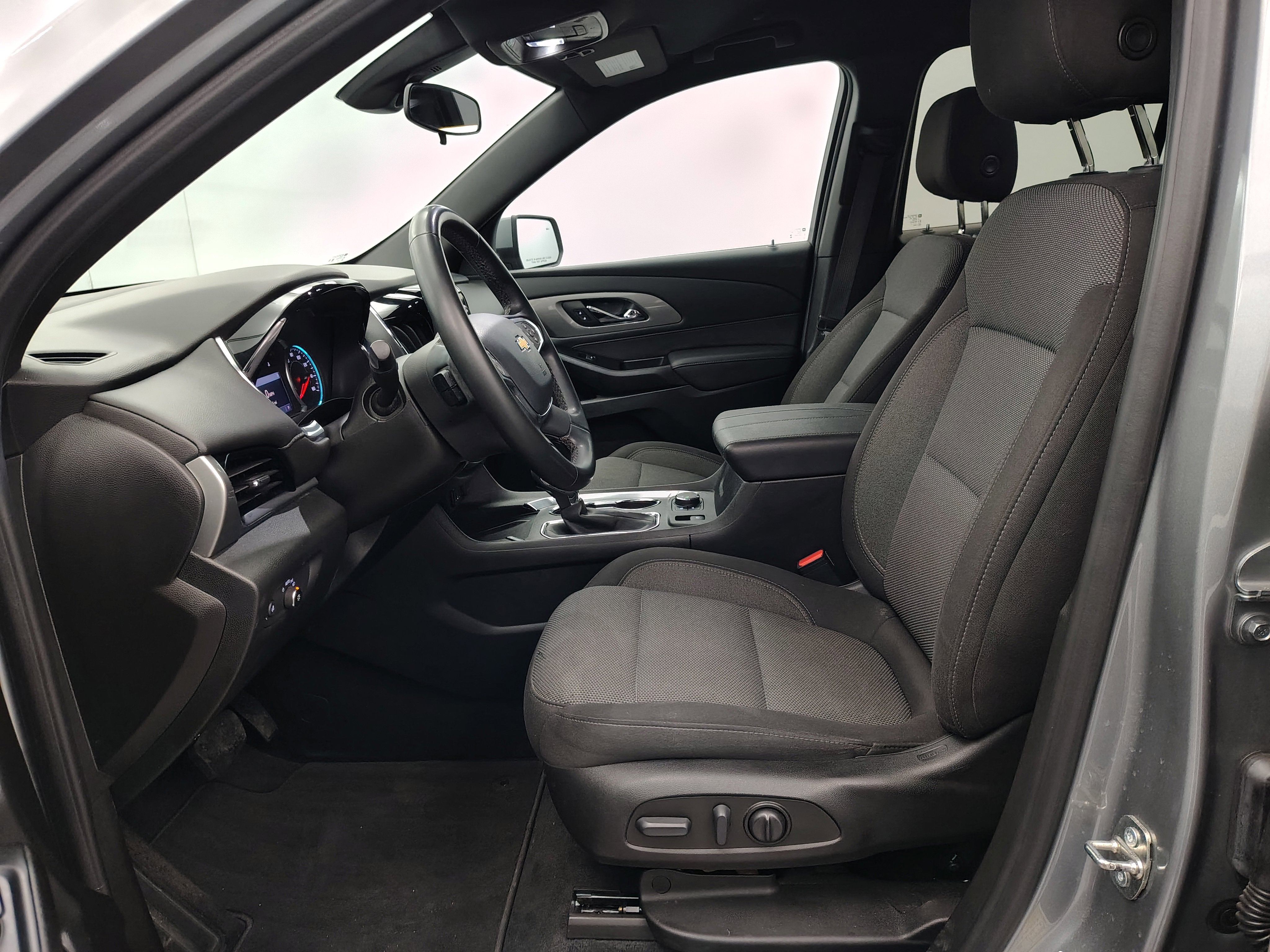 2023 Chevrolet Traverse AWD LT Cloth