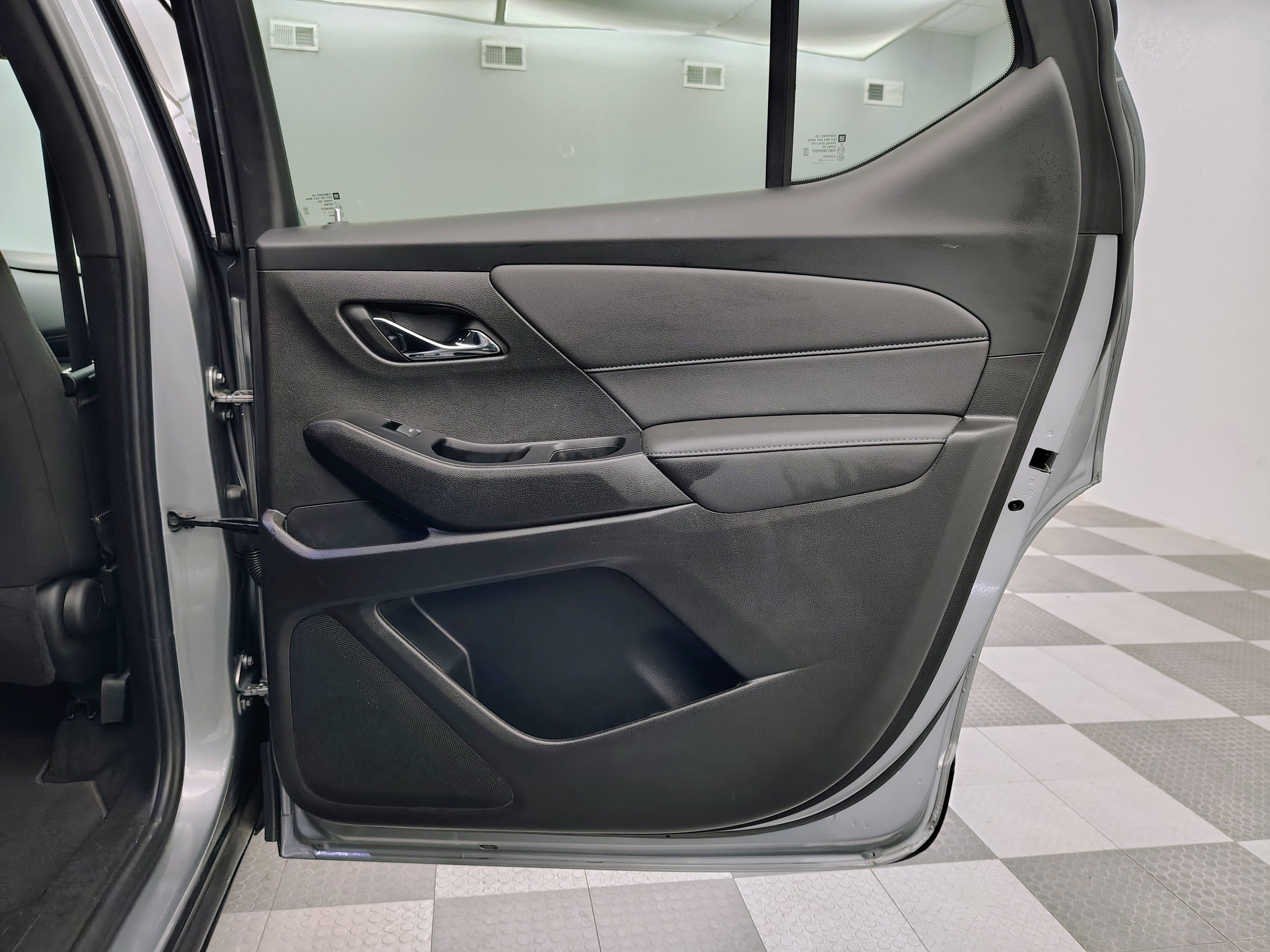 2023 Chevrolet Traverse AWD LT Cloth