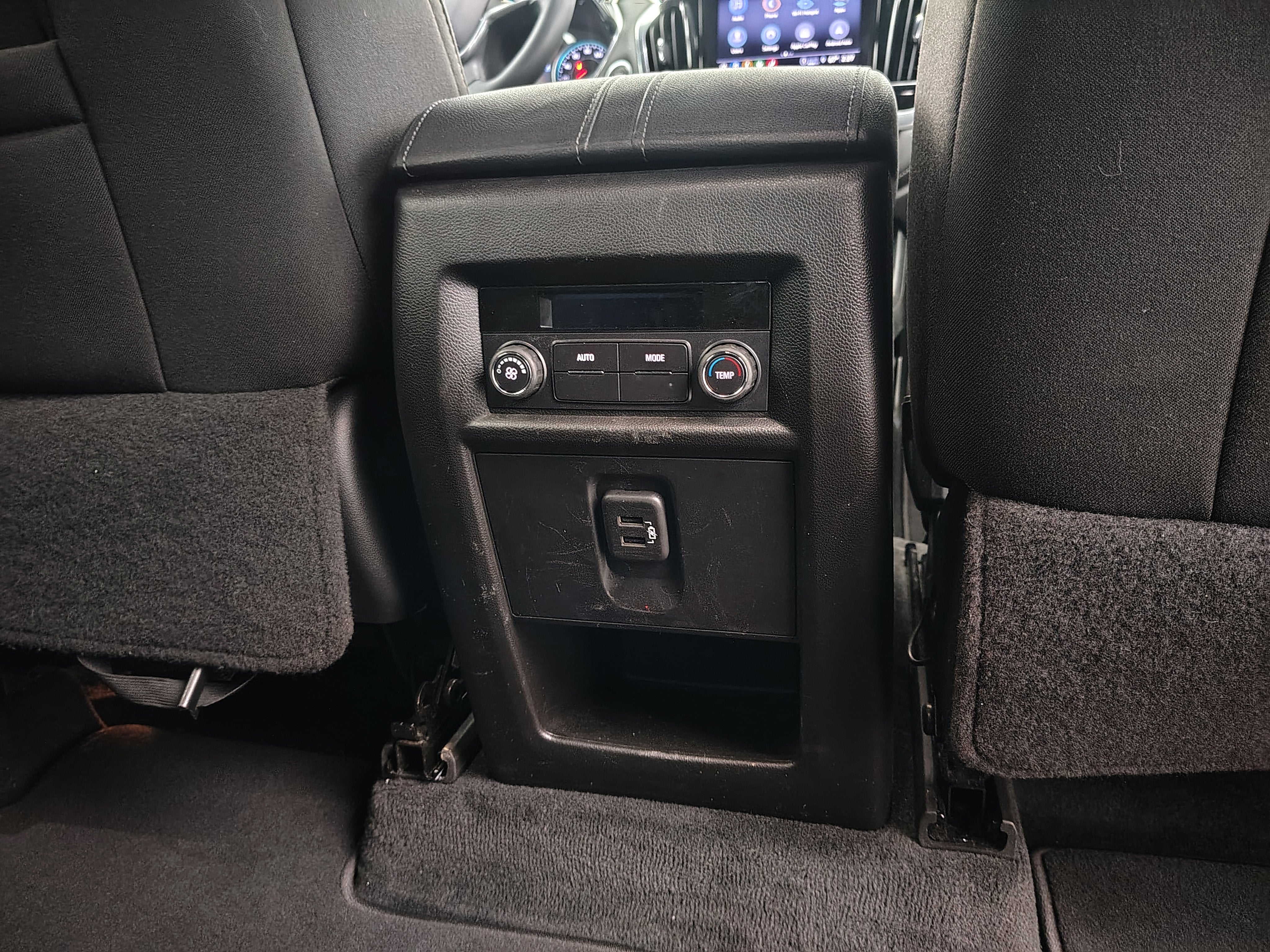 2023 Chevrolet Traverse AWD LT Cloth