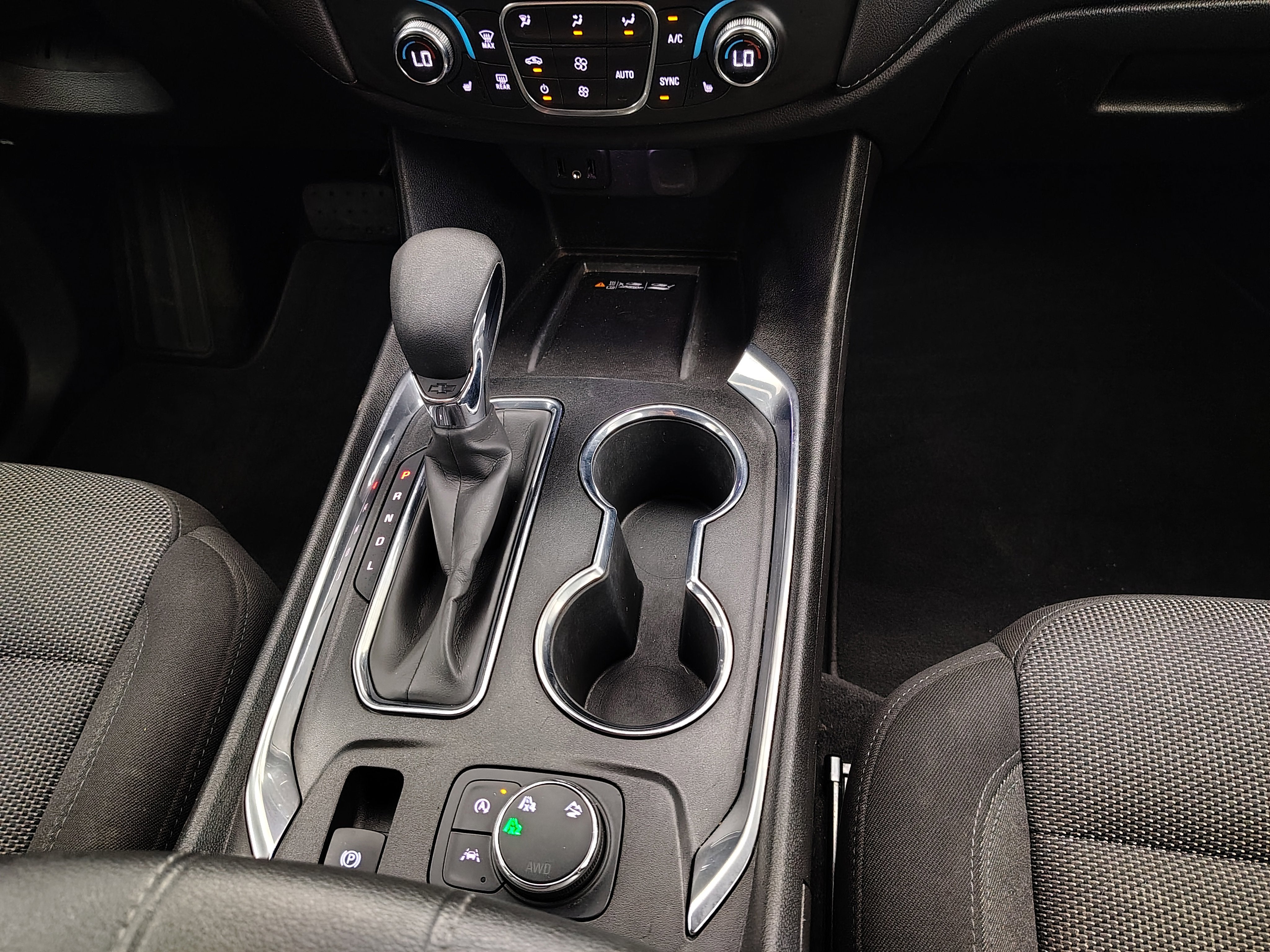 2023 Chevrolet Traverse AWD LT Cloth