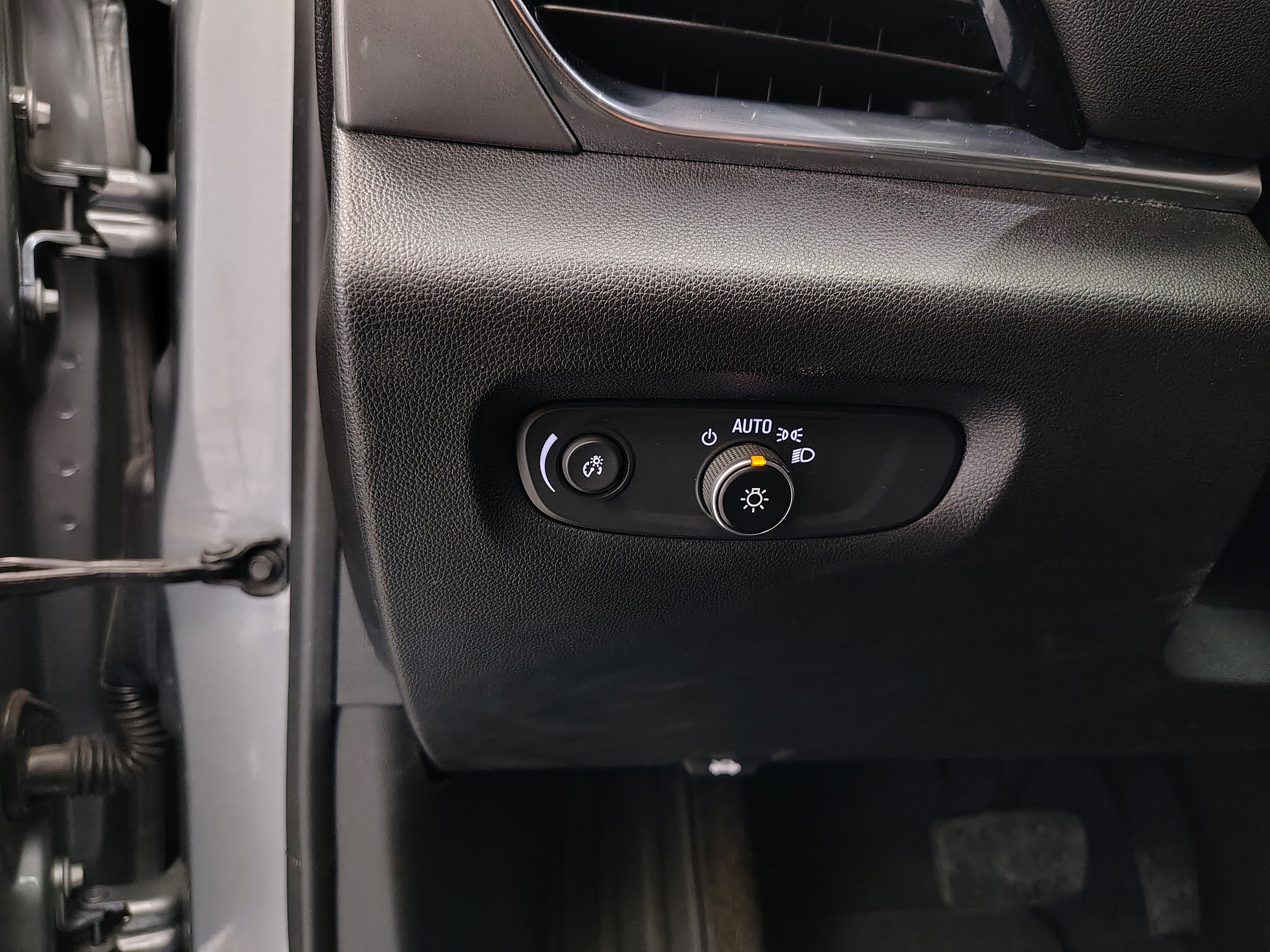 2023 Chevrolet Traverse AWD LT Cloth