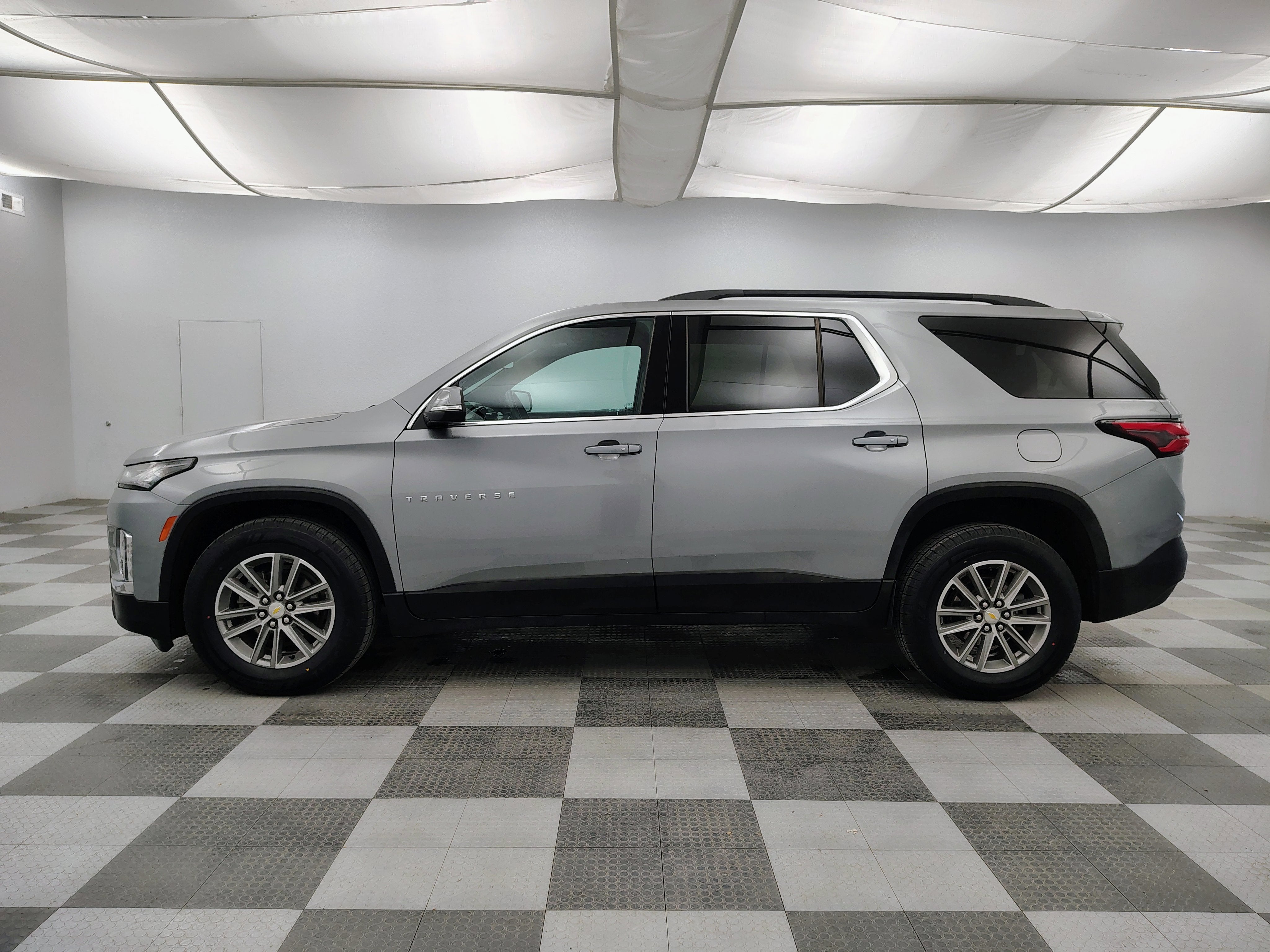 2023 Chevrolet Traverse AWD LT Cloth