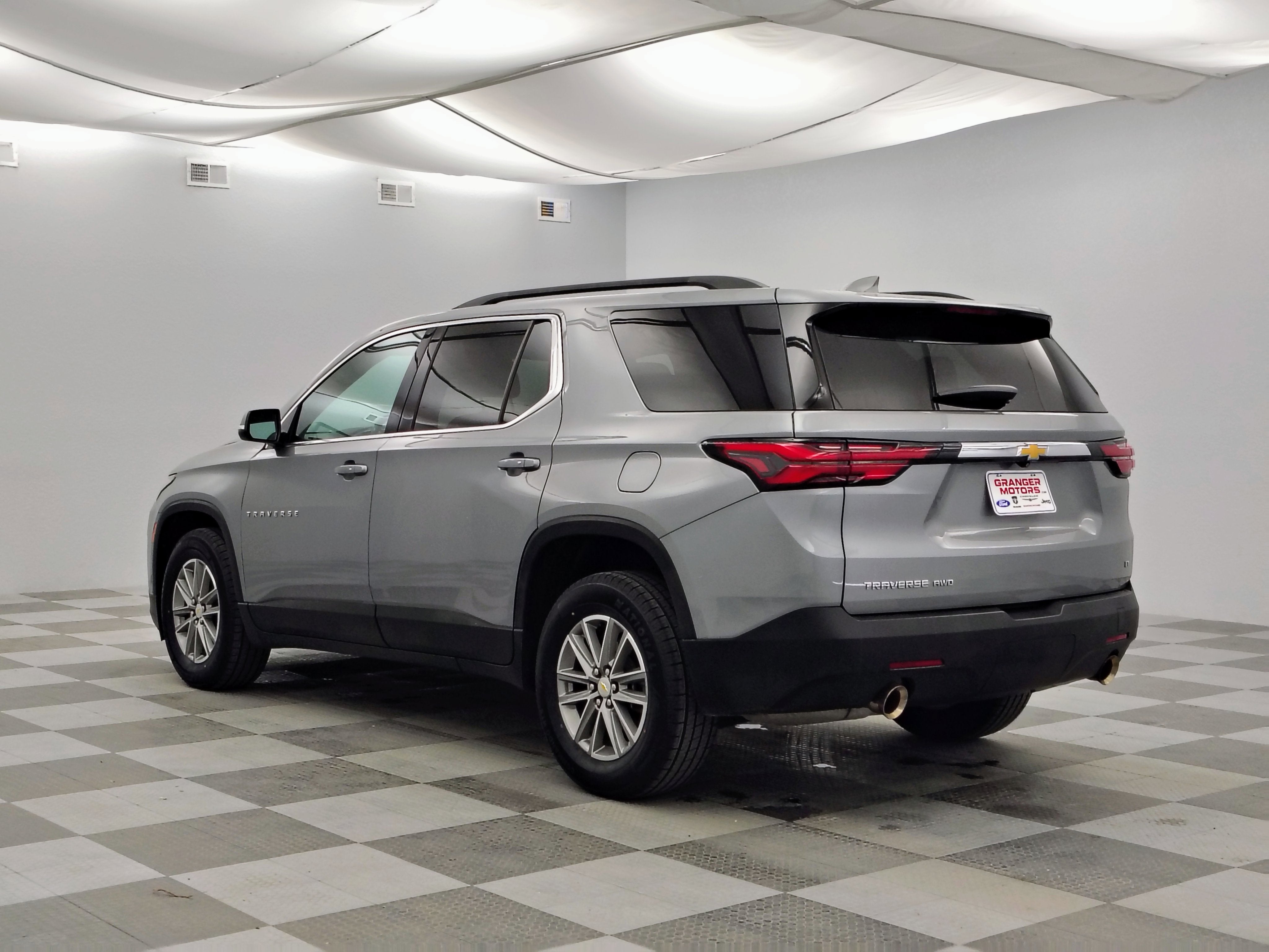 2023 Chevrolet Traverse AWD LT Cloth