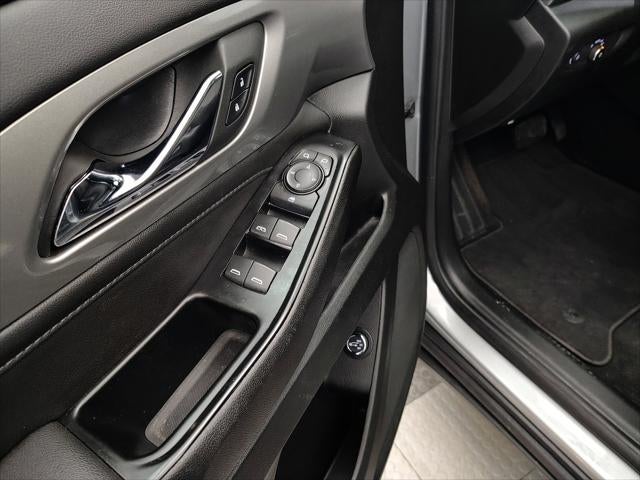 2023 Chevrolet Traverse AWD LT Cloth