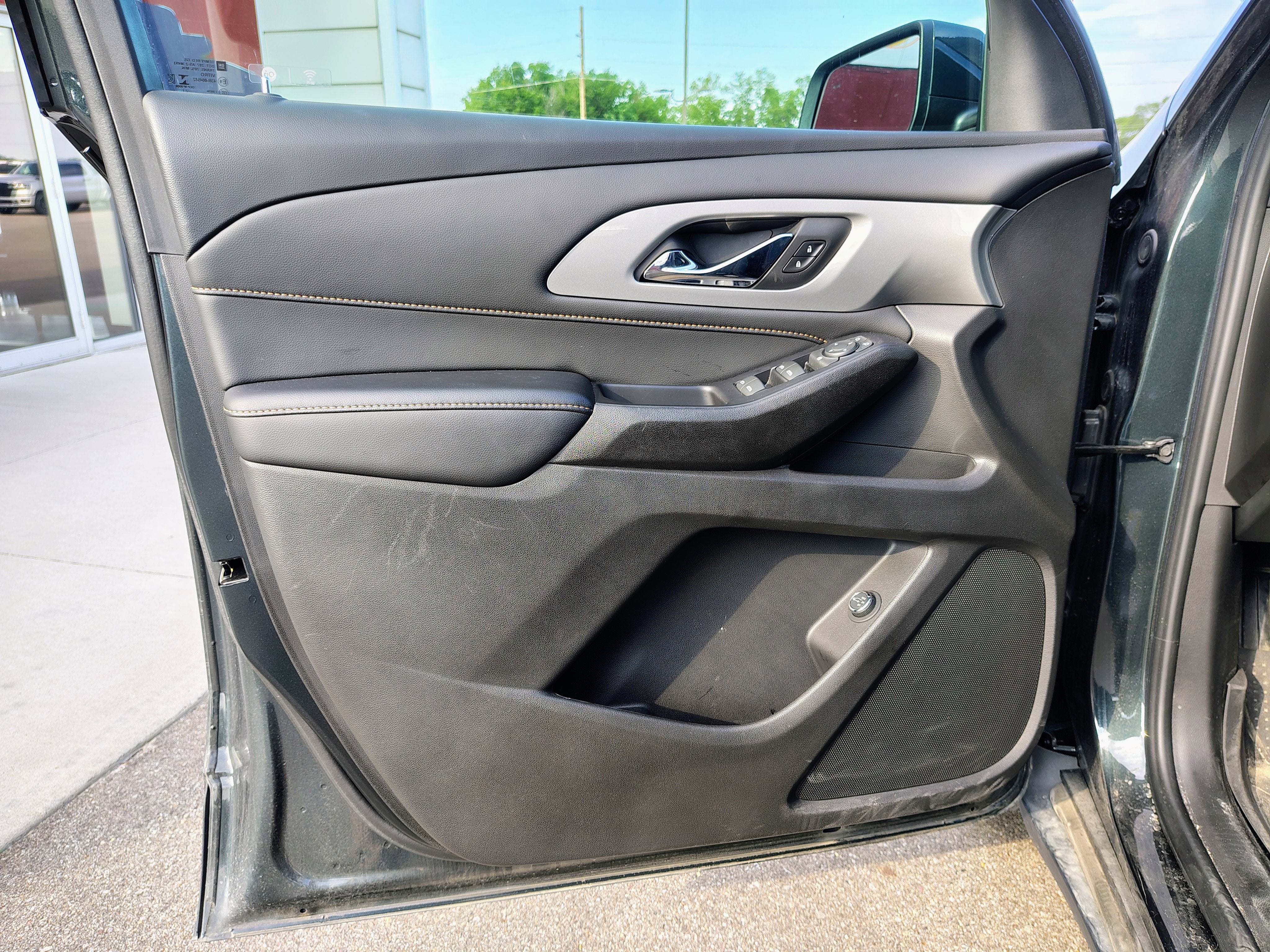 2021 Chevrolet Traverse AWD LT Leather