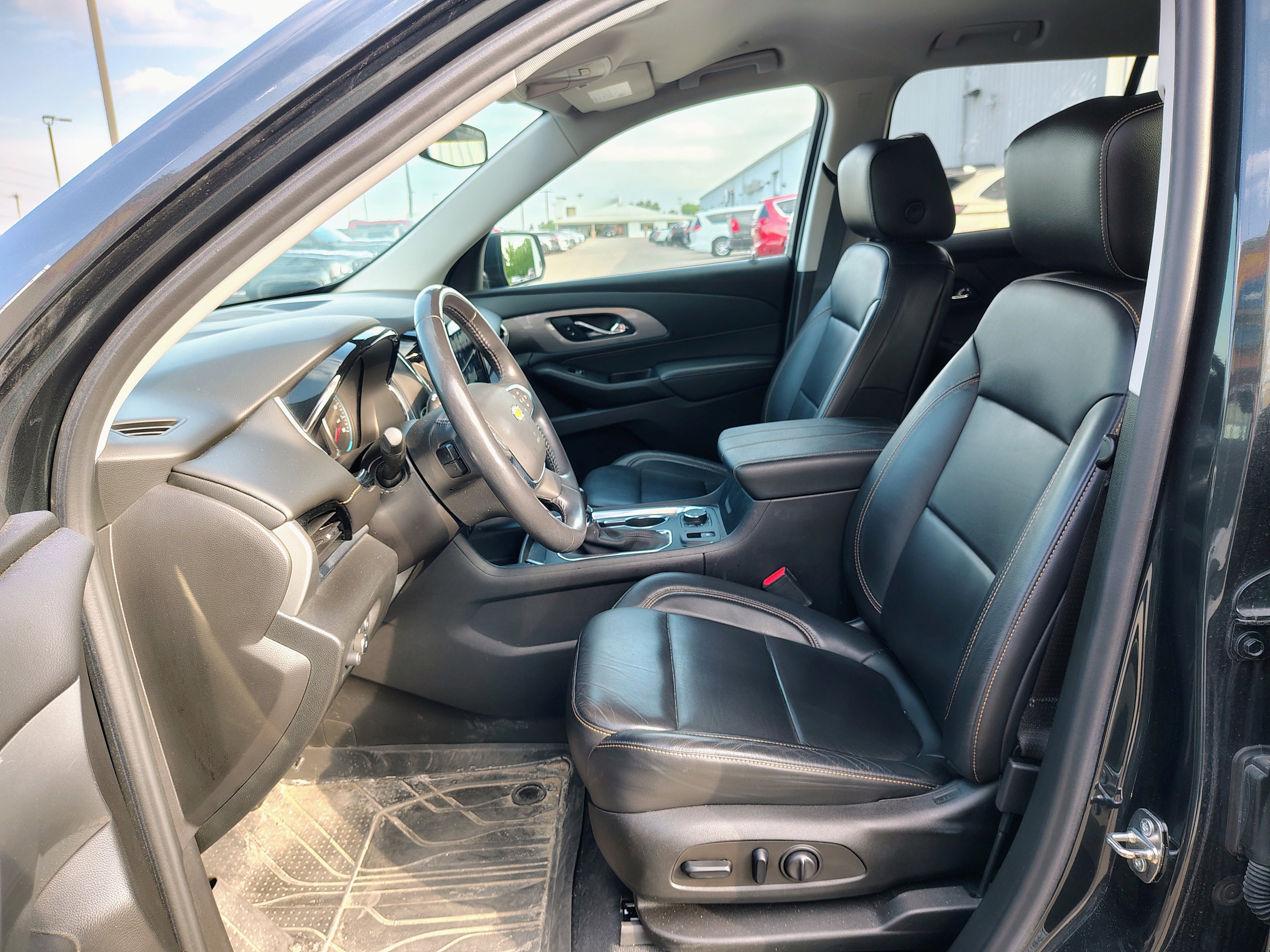 2021 Chevrolet Traverse AWD LT Leather