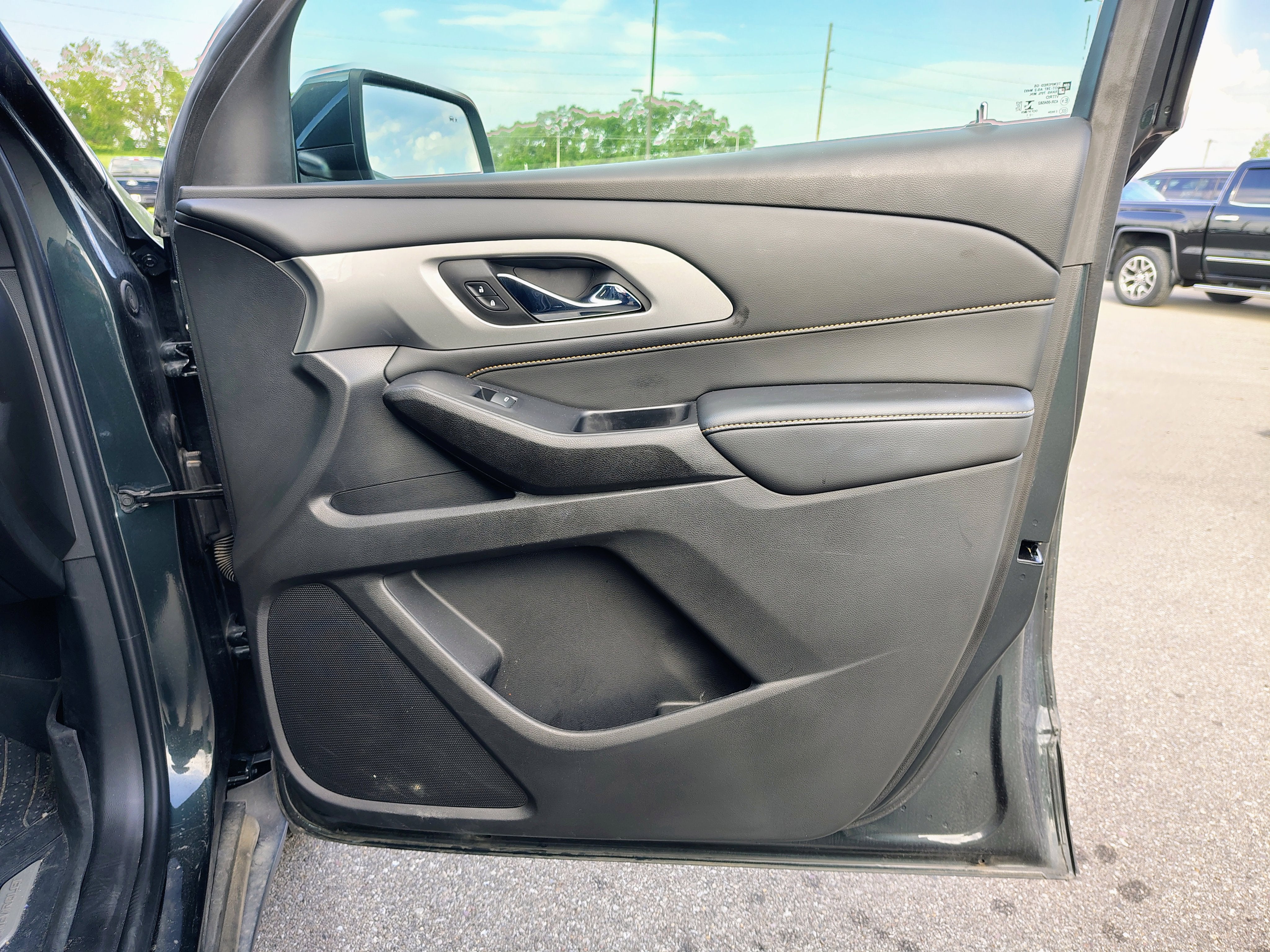 2021 Chevrolet Traverse AWD LT Leather