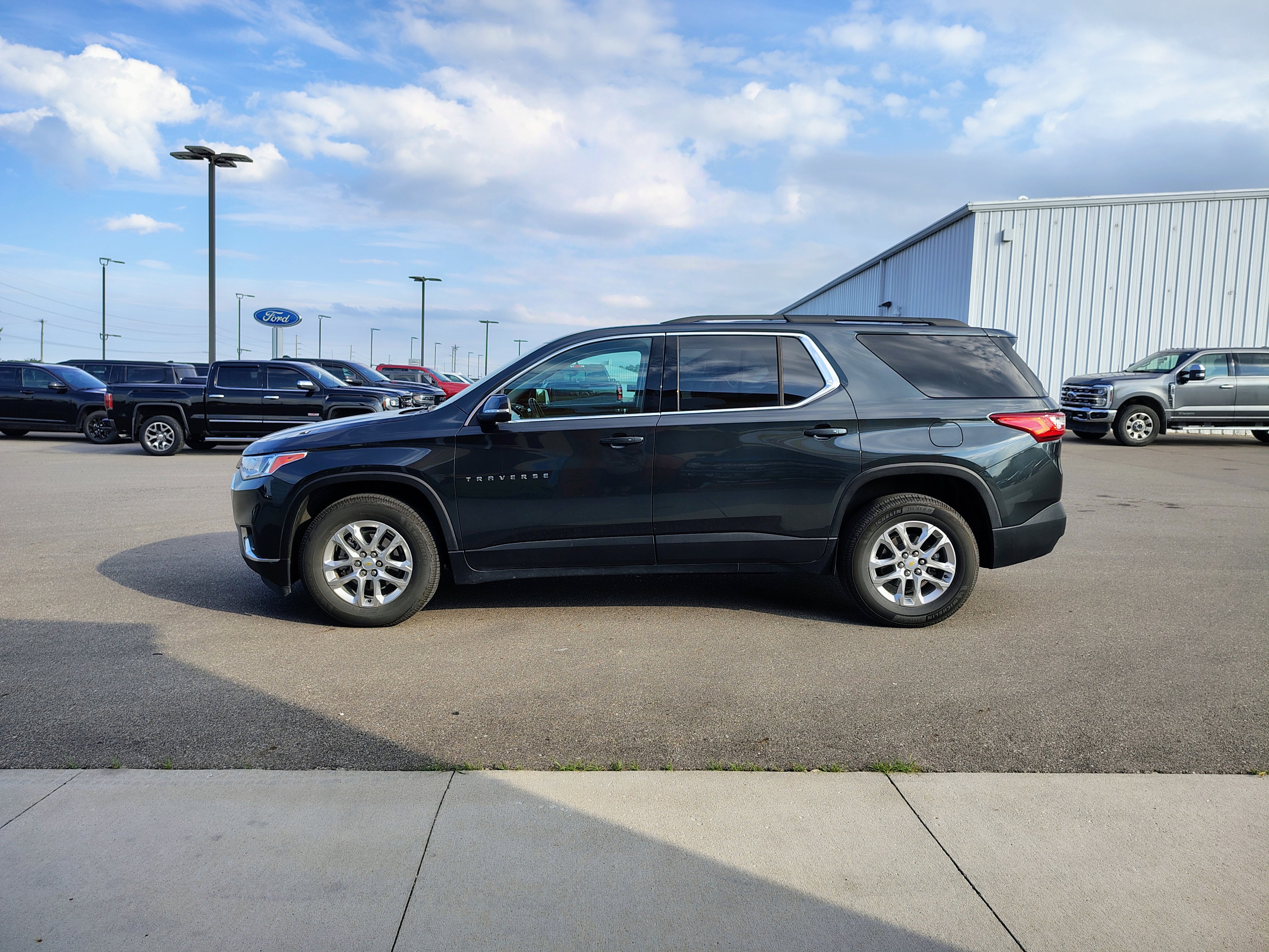2021 Chevrolet Traverse AWD LT Leather
