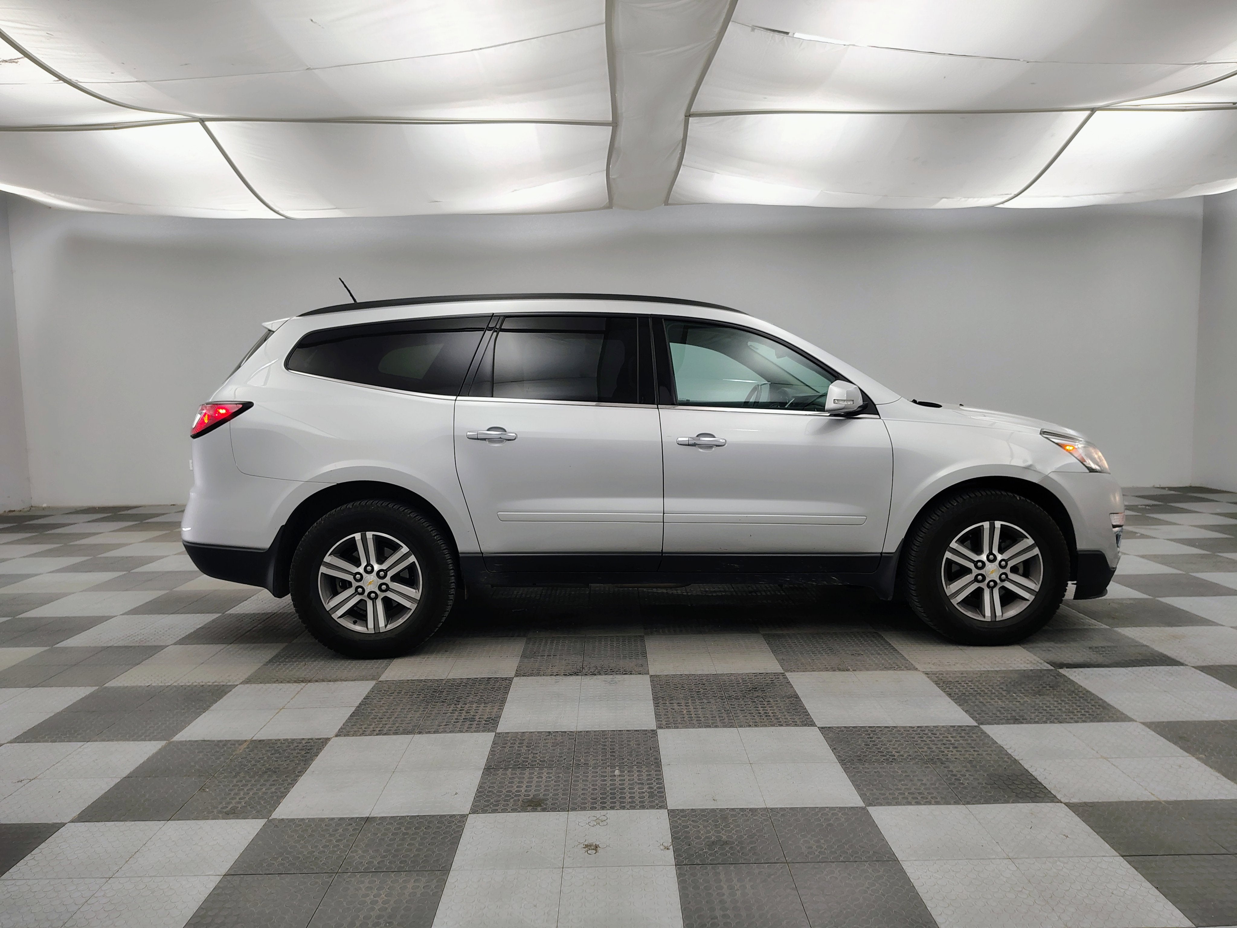2017 Chevrolet Traverse 2LT