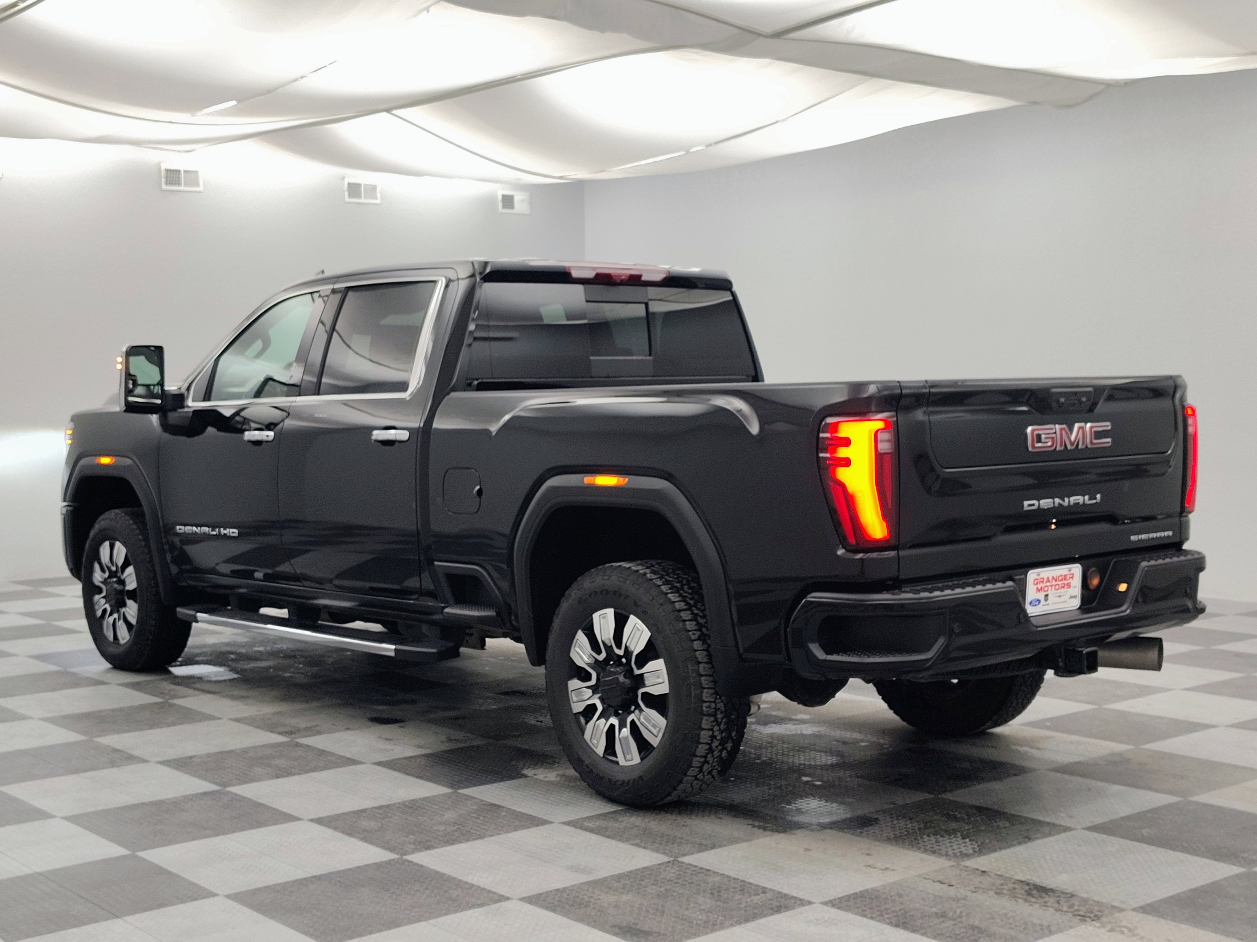 2025 GMC Sierra 2500HD Denali