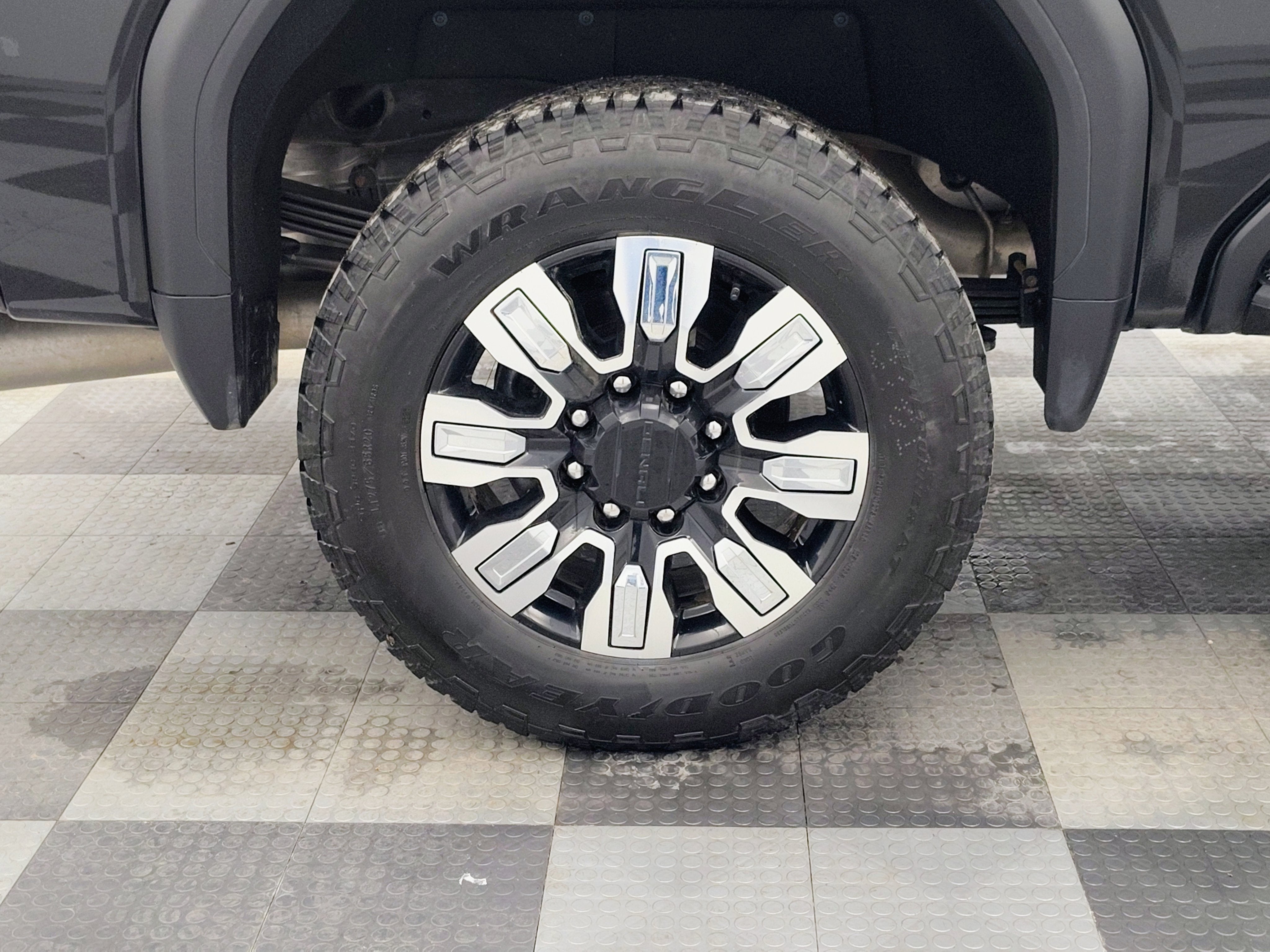 2025 GMC Sierra 2500HD Denali