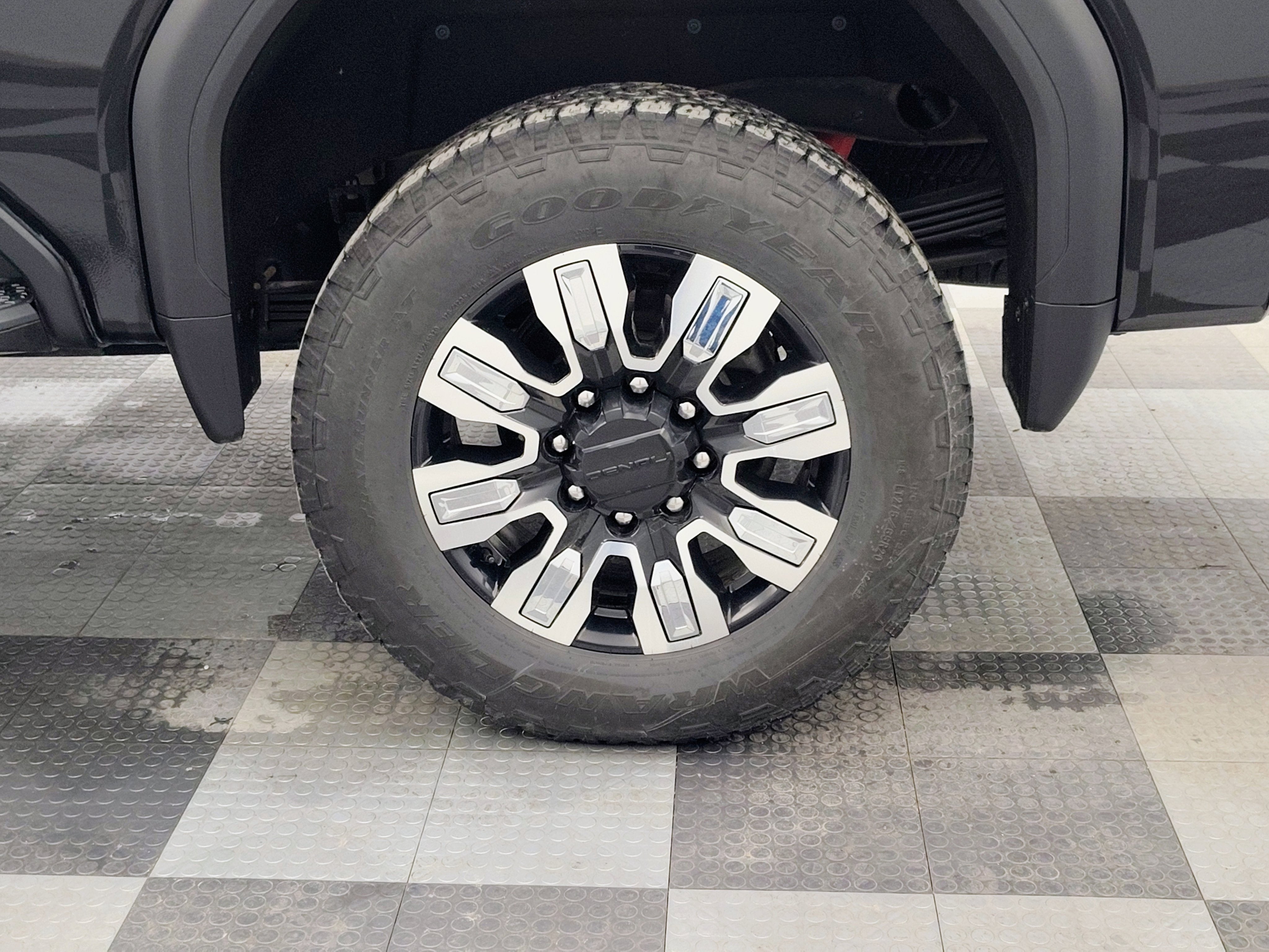 2025 GMC Sierra 2500HD Denali