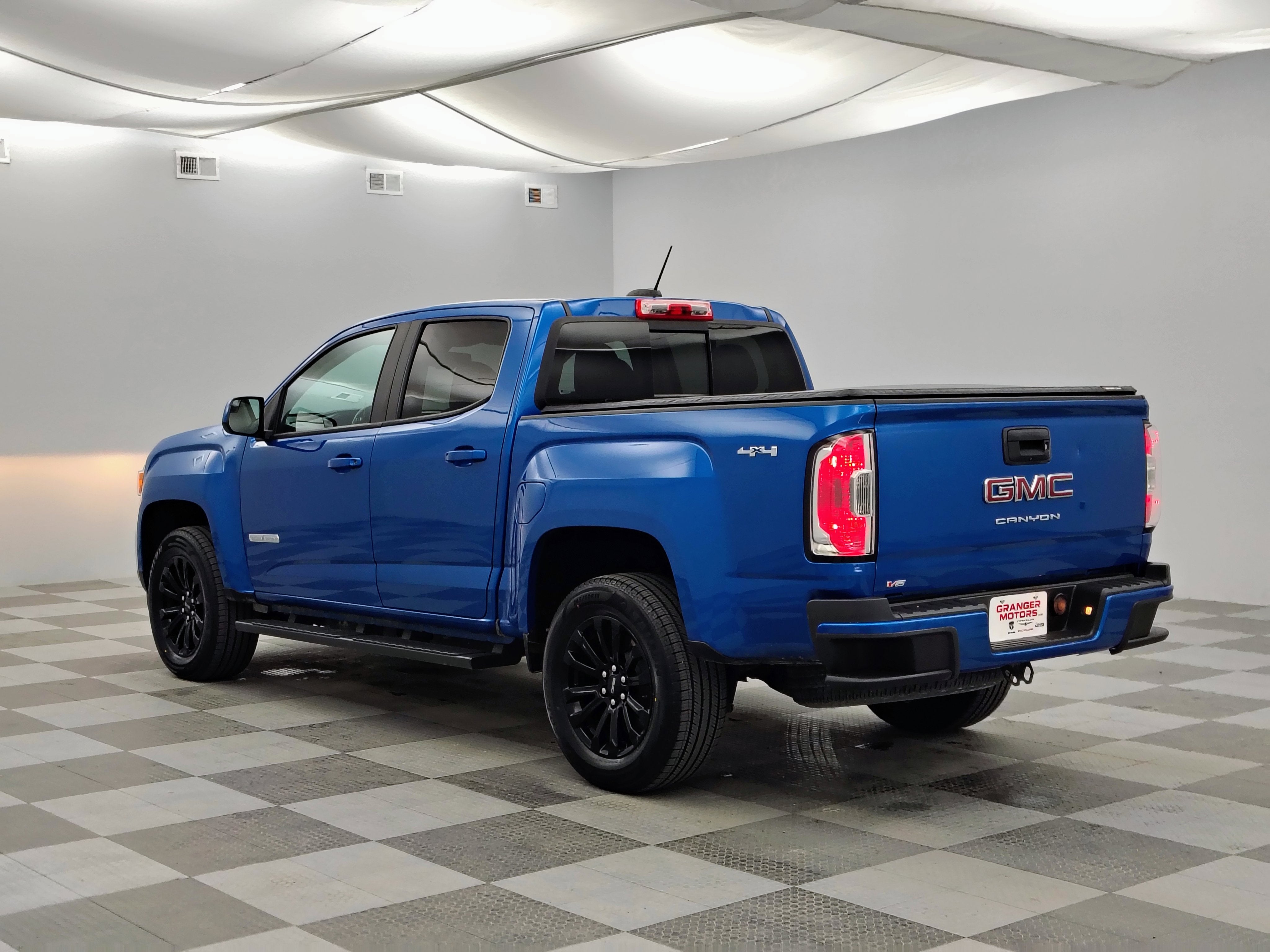 2022 GMC Canyon 4WD Crew Cab Short Box Elevation