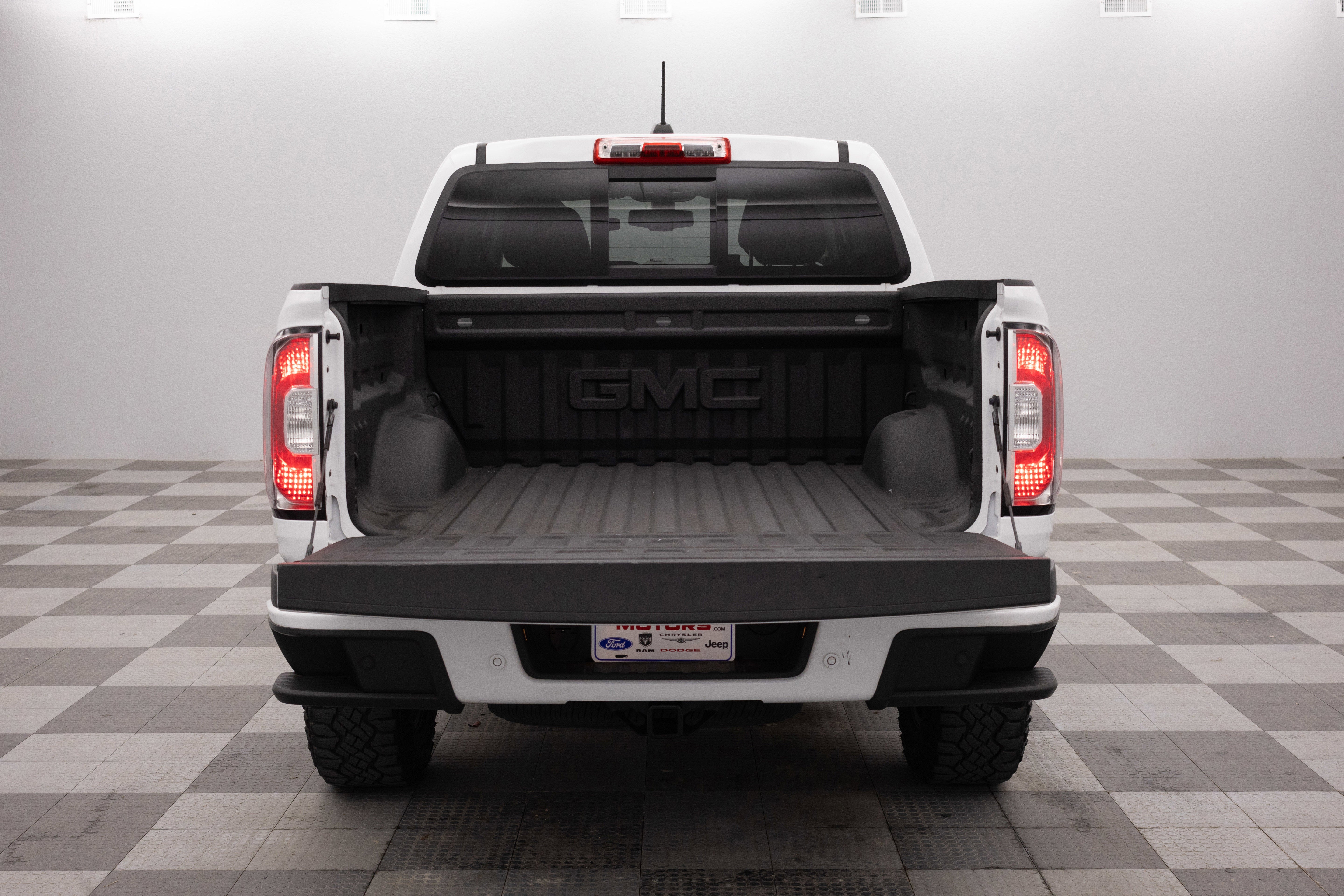 2022 GMC Canyon 4WD Crew Cab Short Box AT4 - Leather