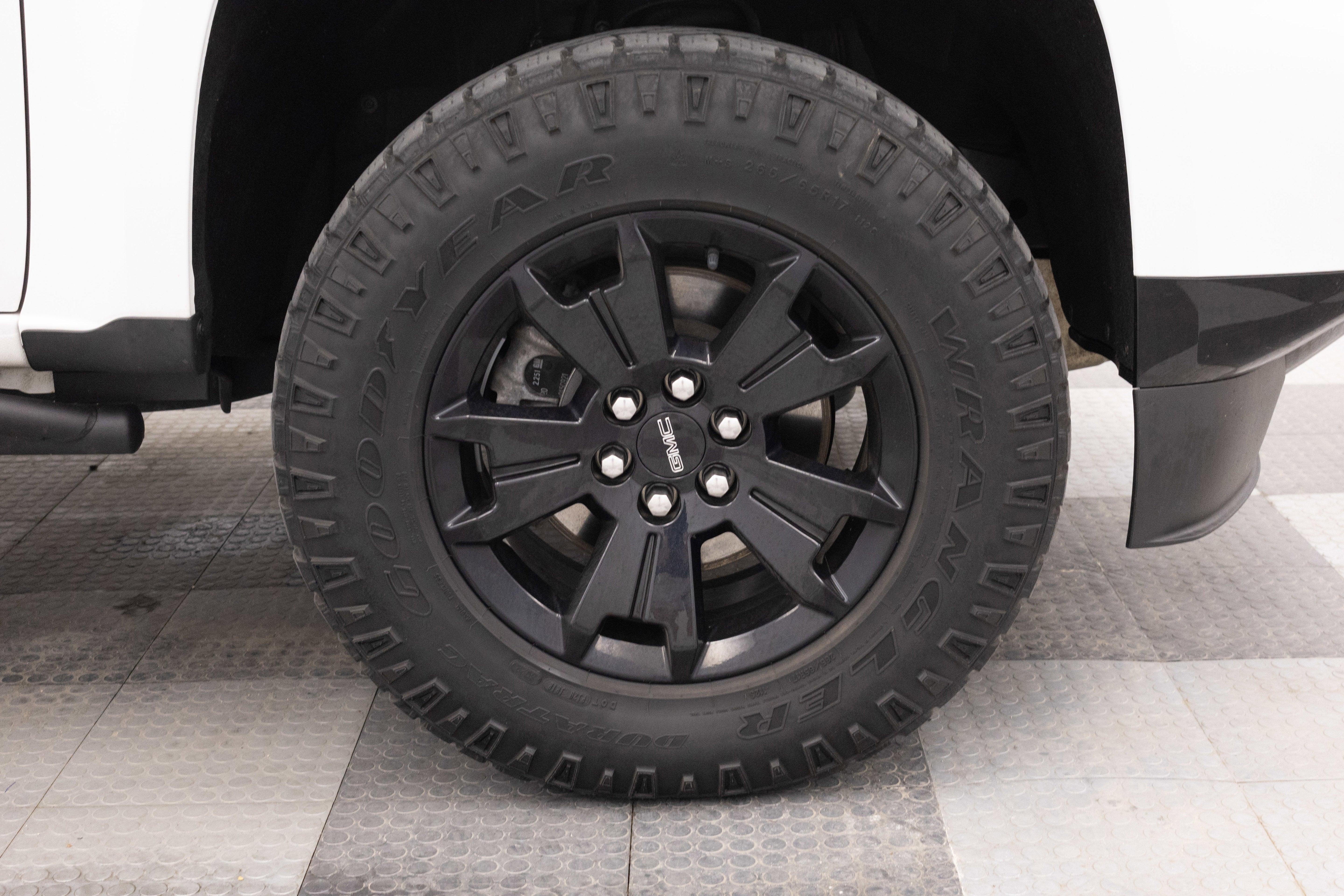 2022 GMC Canyon 4WD Crew Cab Short Box AT4 - Leather