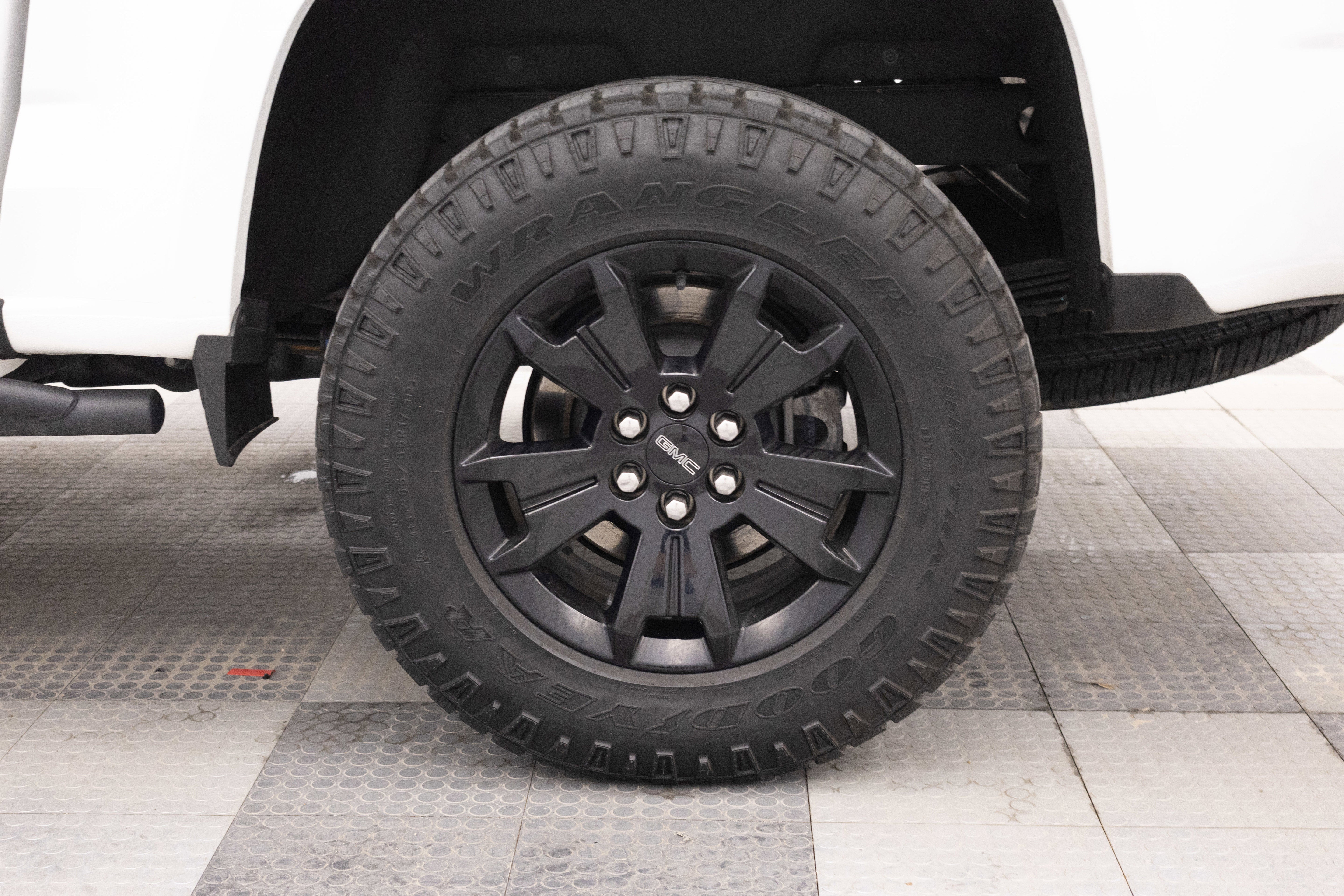 2022 GMC Canyon 4WD Crew Cab Short Box AT4 - Leather