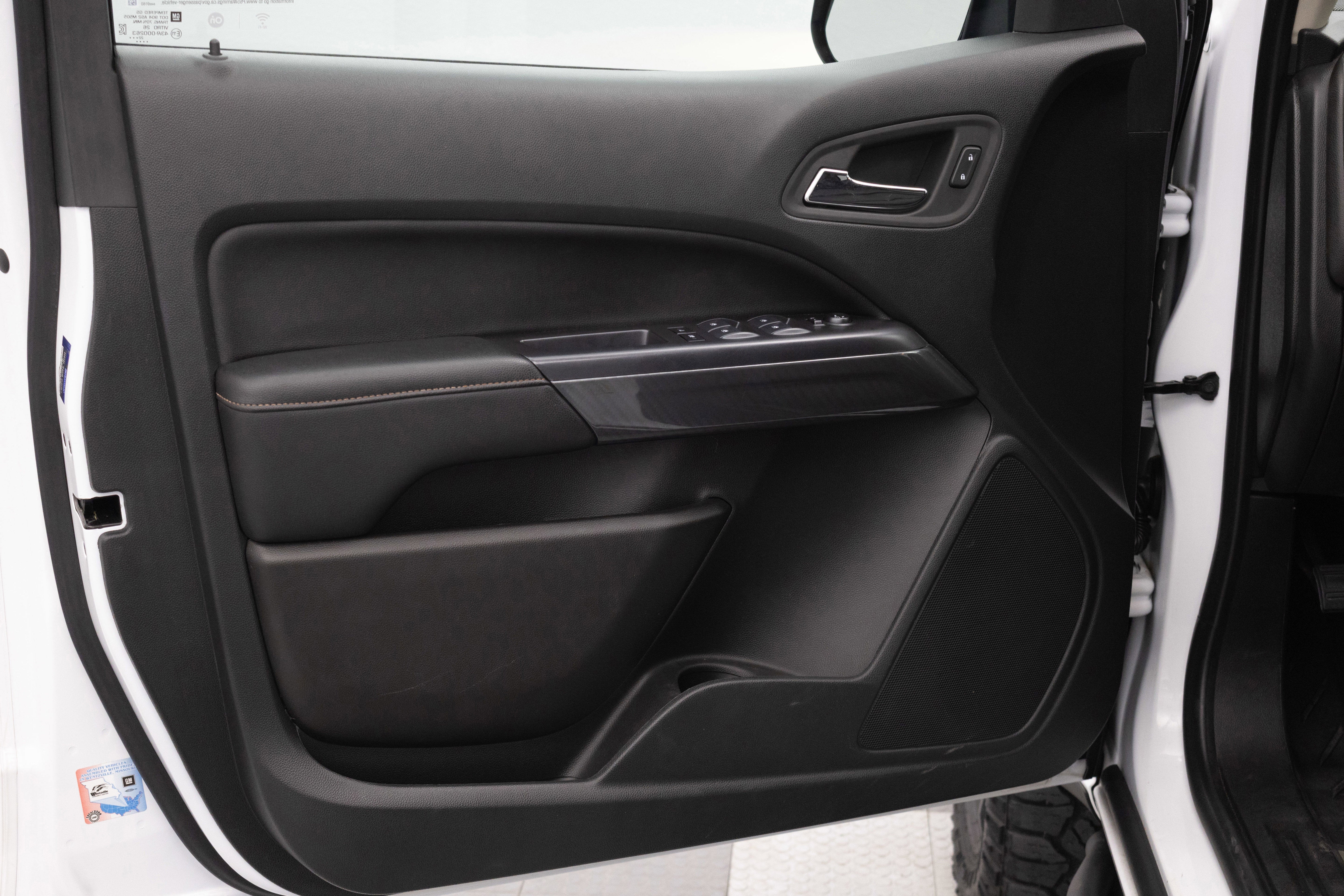 2022 GMC Canyon 4WD Crew Cab Short Box AT4 - Leather