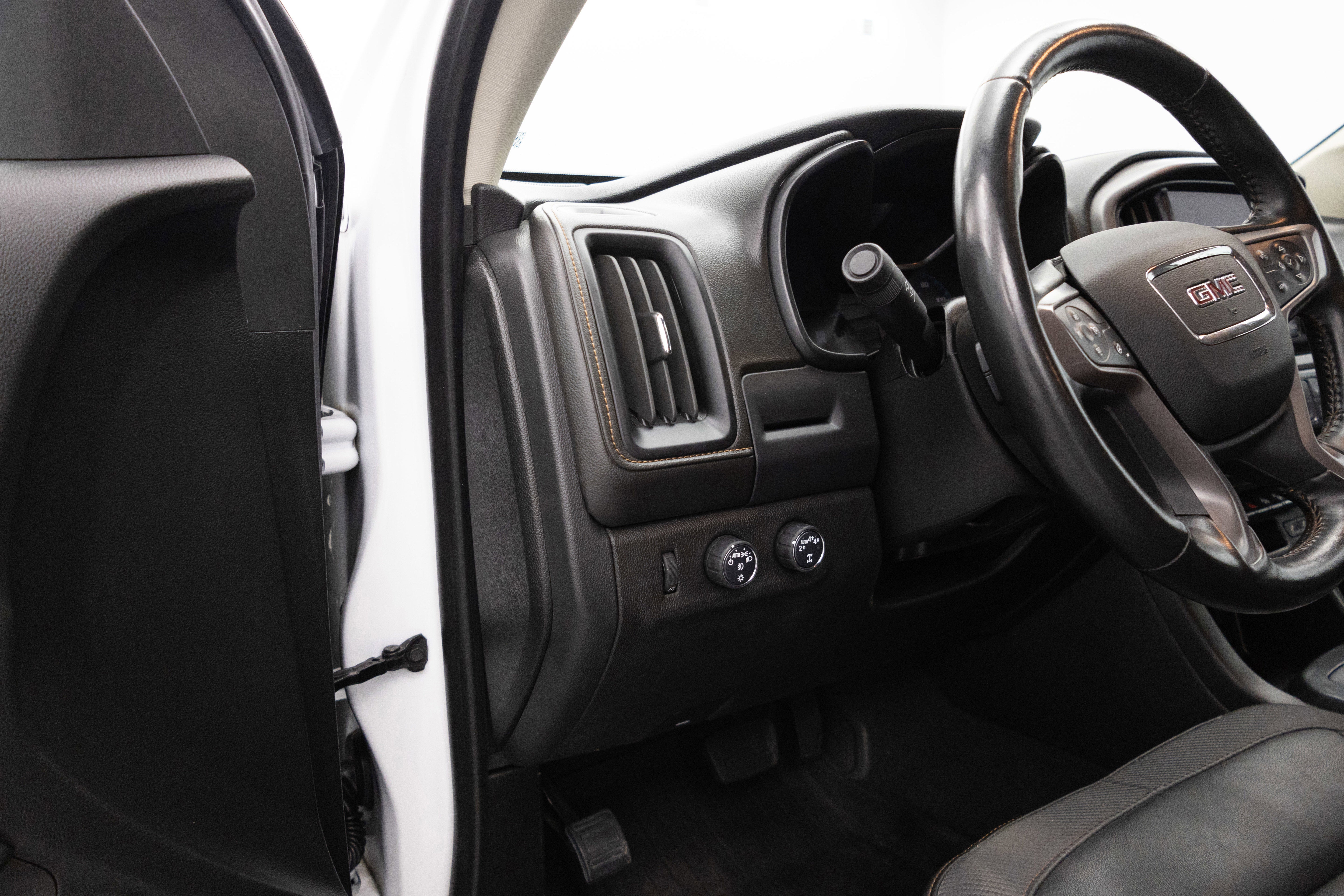 2022 GMC Canyon 4WD Crew Cab Short Box AT4 - Leather