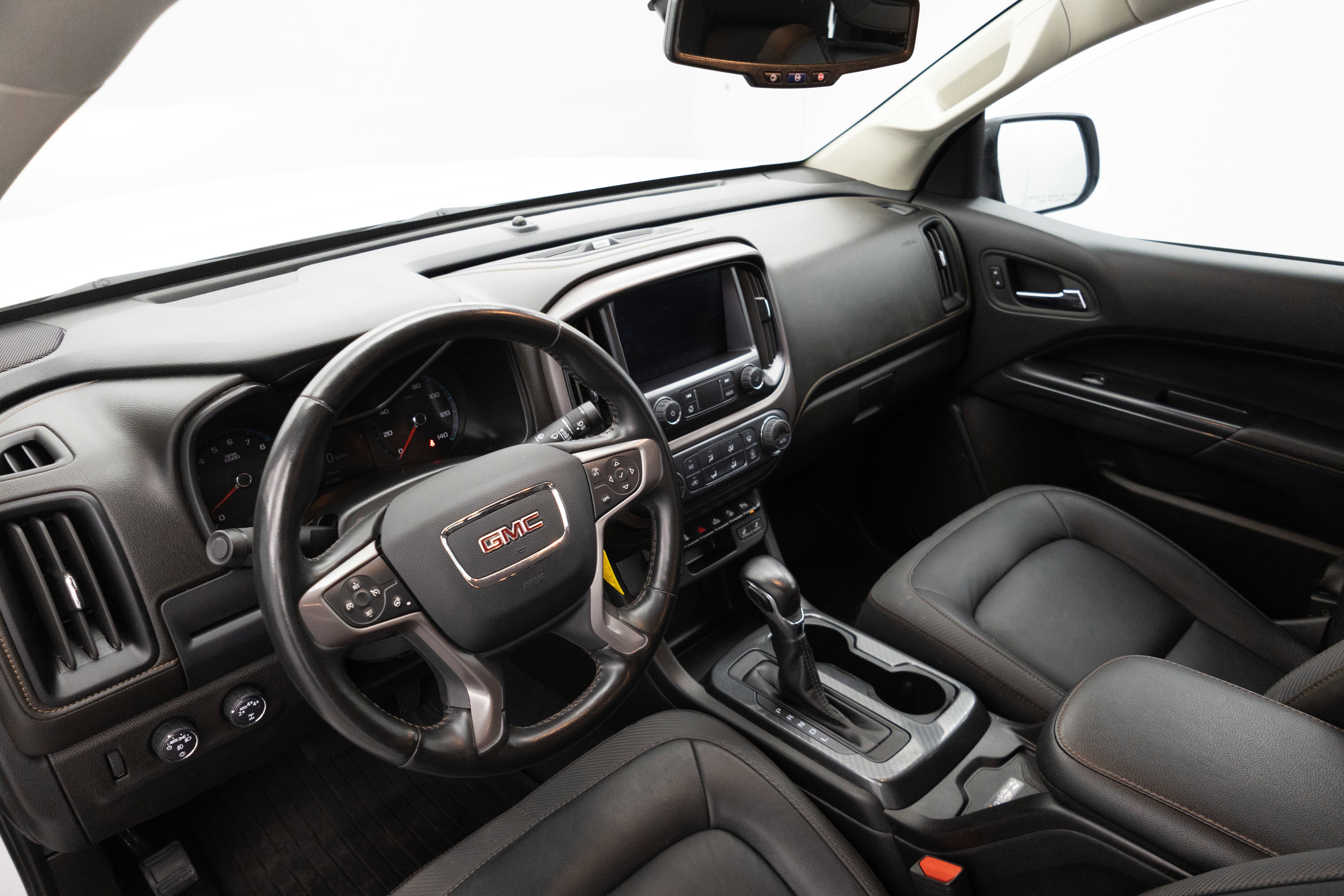 2022 GMC Canyon 4WD Crew Cab Short Box AT4 - Leather