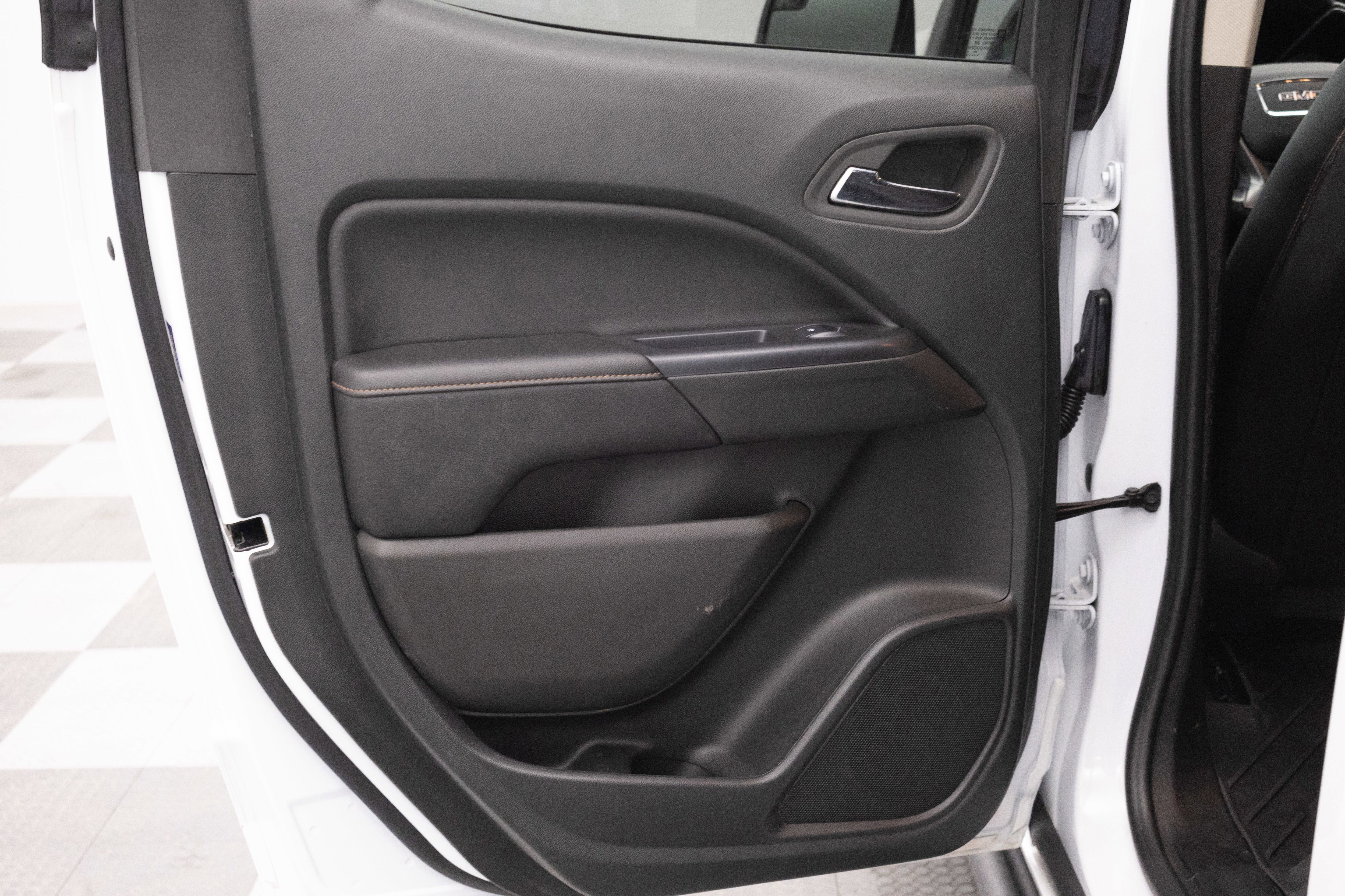 2022 GMC Canyon 4WD Crew Cab Short Box AT4 - Leather