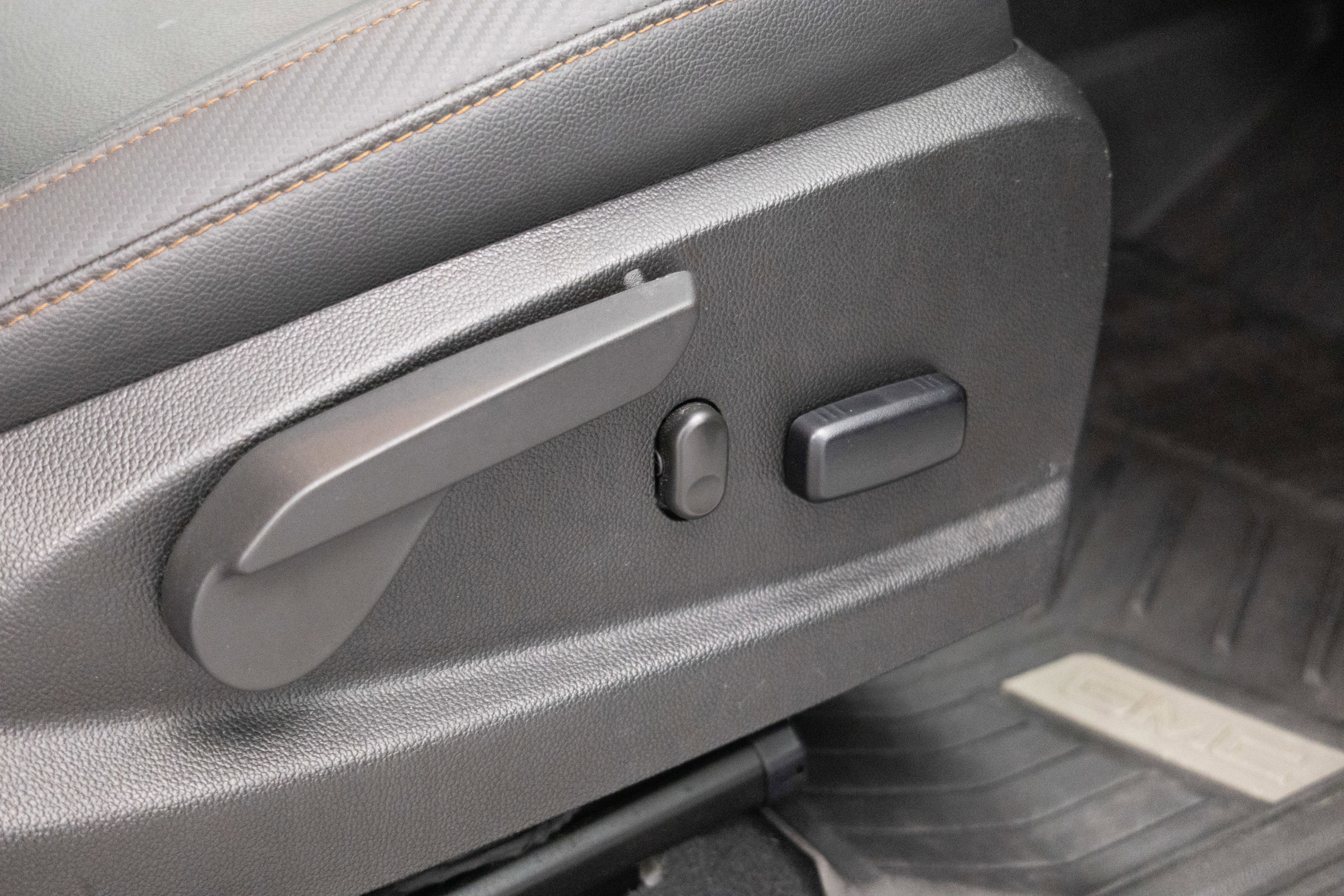 2022 GMC Canyon 4WD Crew Cab Short Box AT4 - Leather