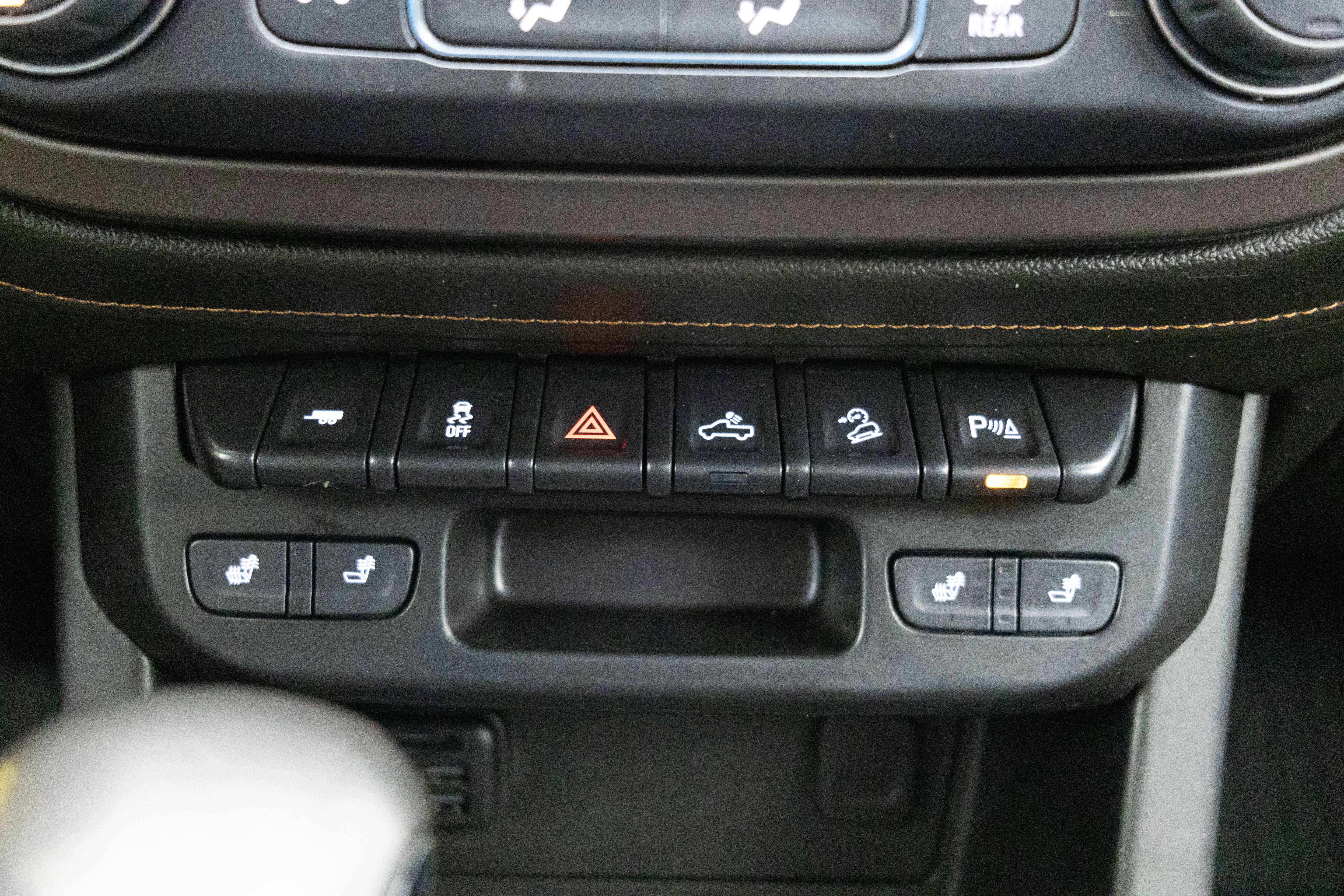 2022 GMC Canyon 4WD Crew Cab Short Box AT4 - Leather