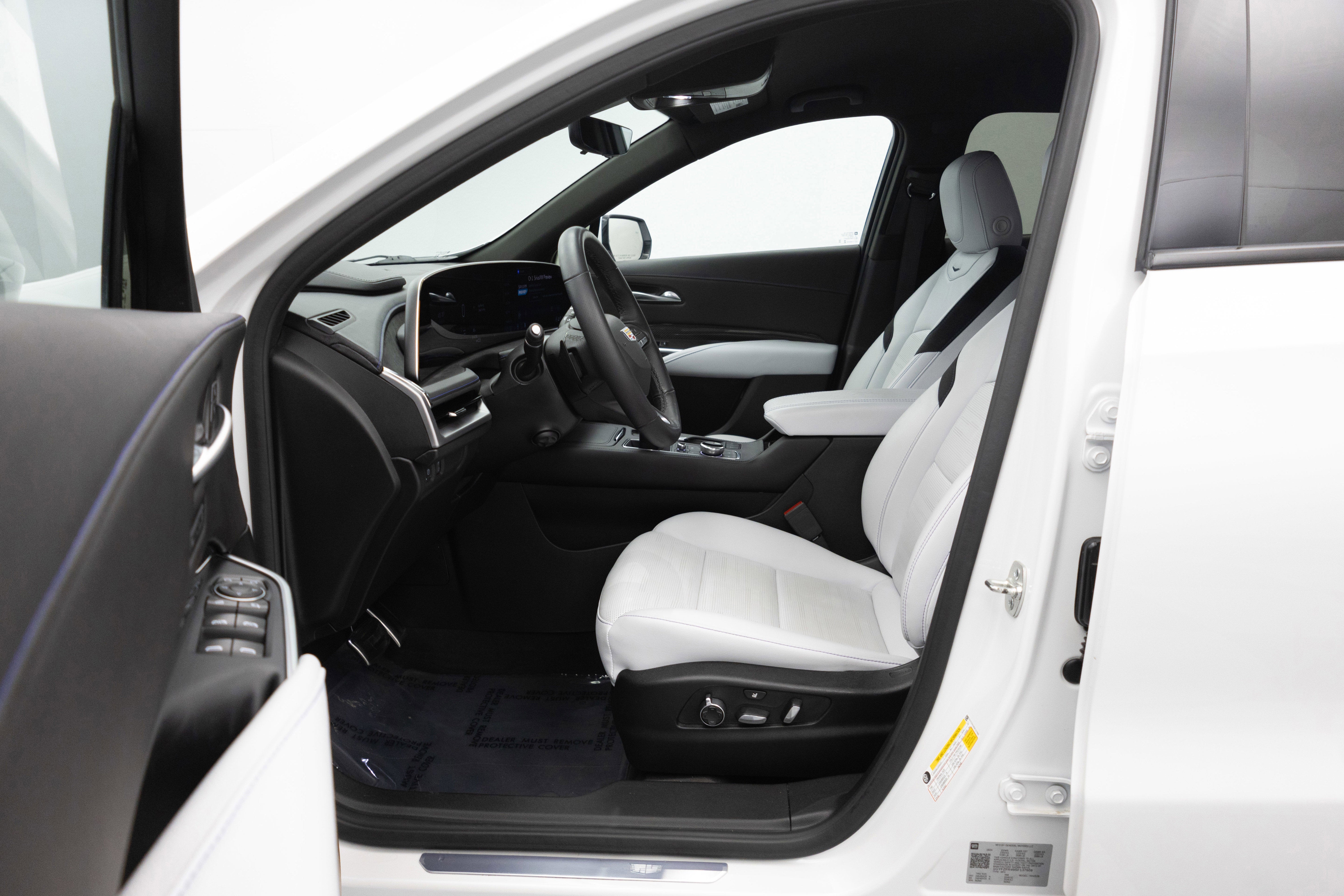 2025 Cadillac XT4 Sport