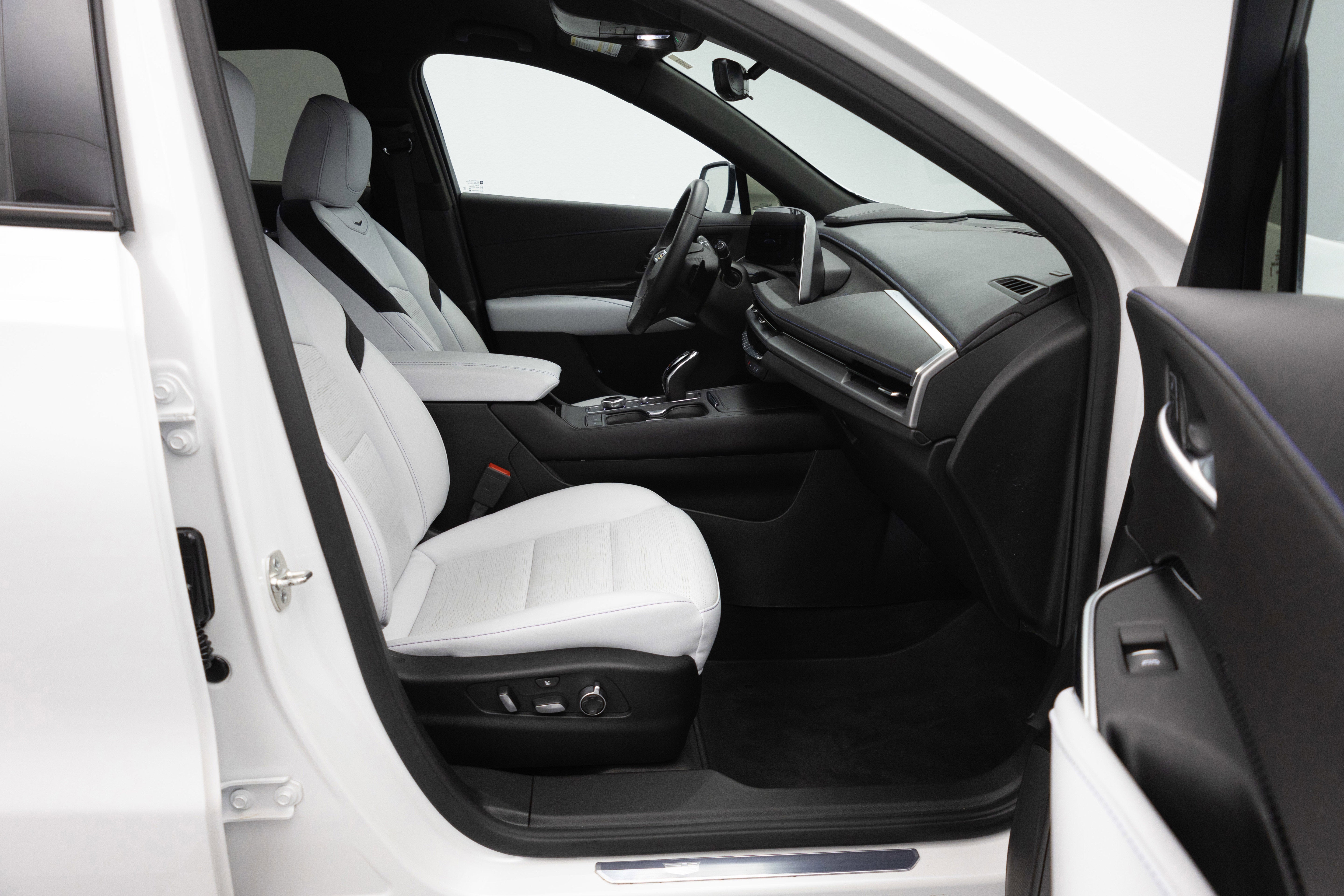 2025 Cadillac XT4 Sport