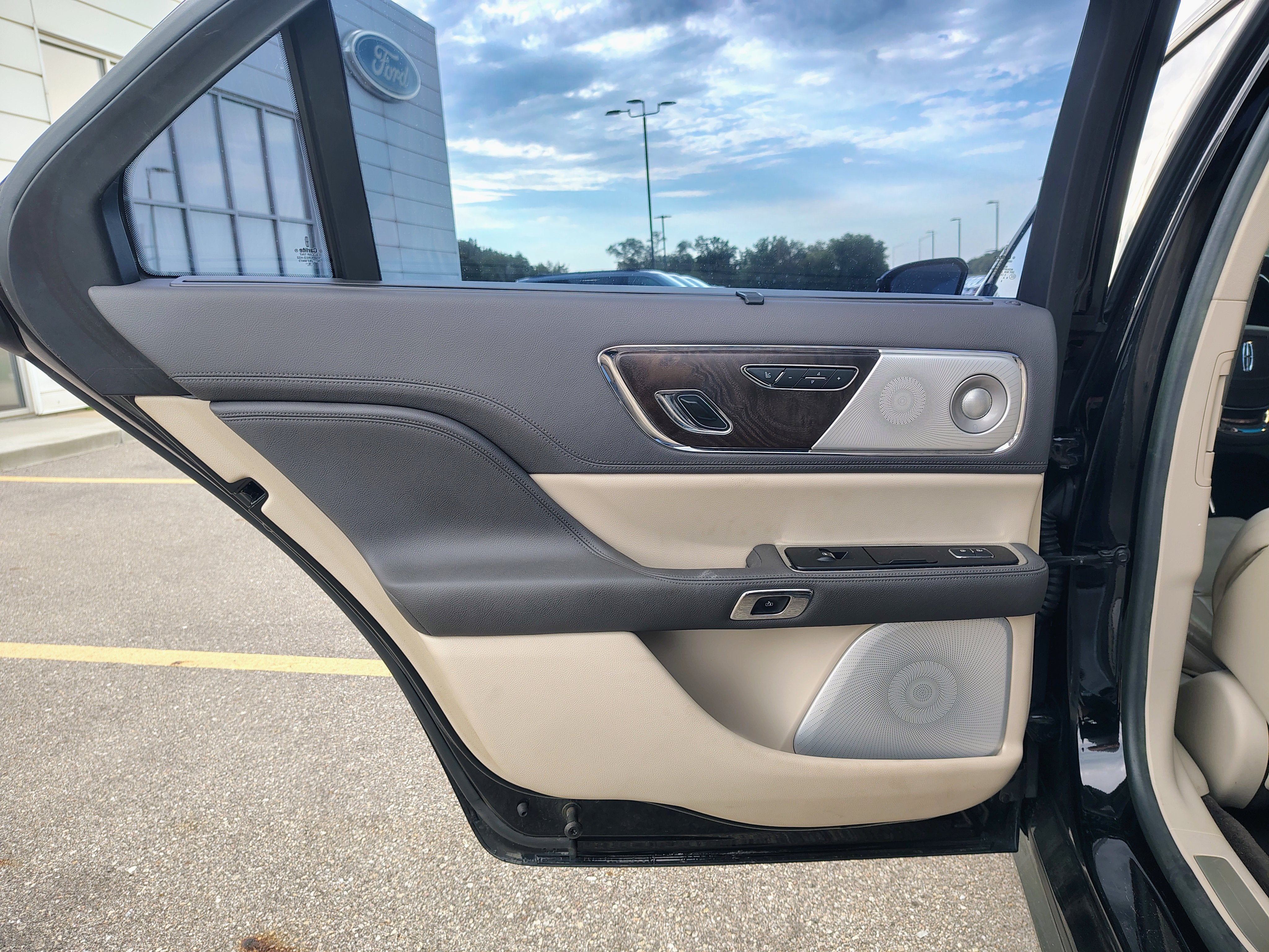 2017 Lincoln Continental Reserve