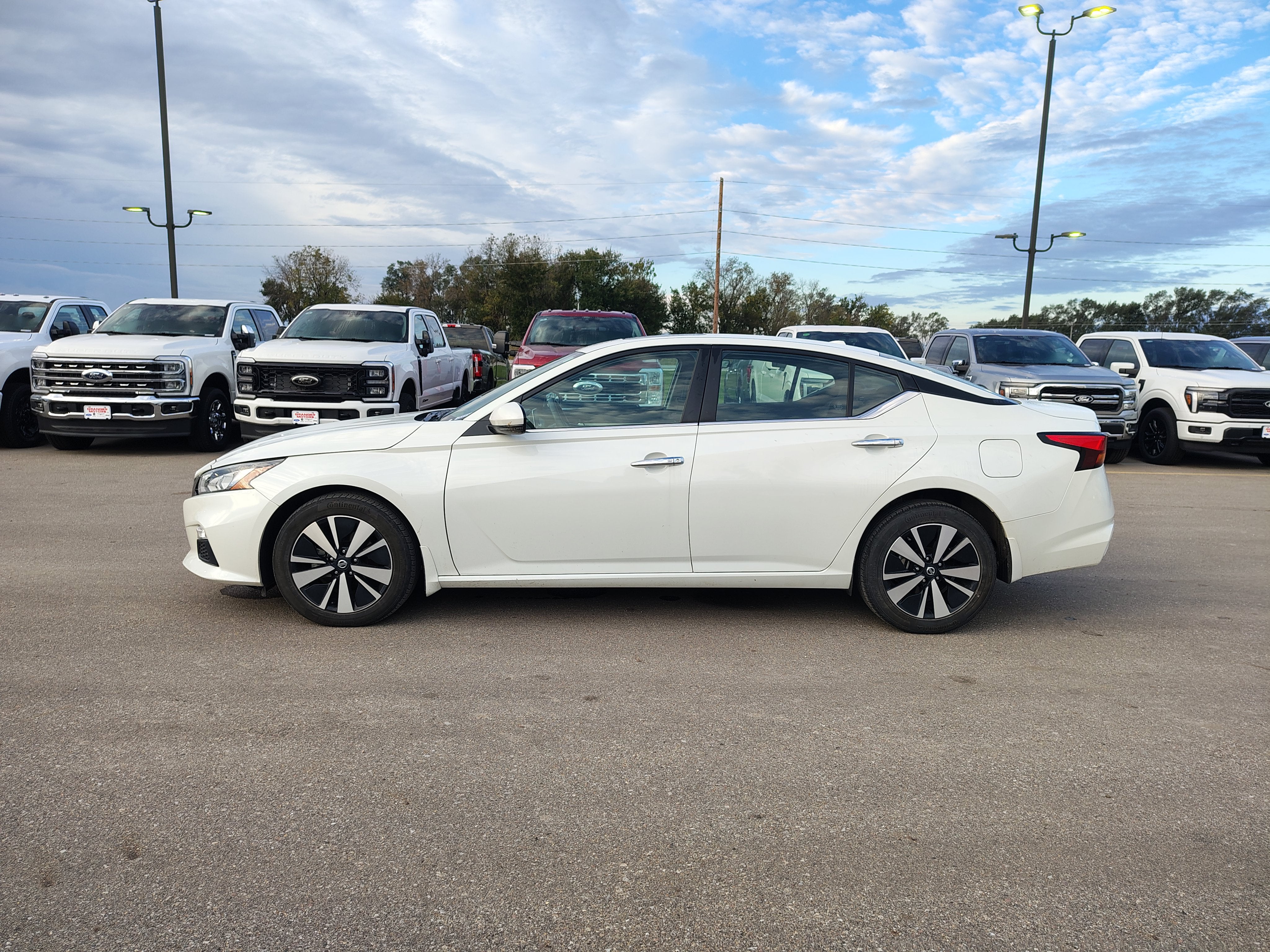 2022 Nissan Altima 2.5 SV