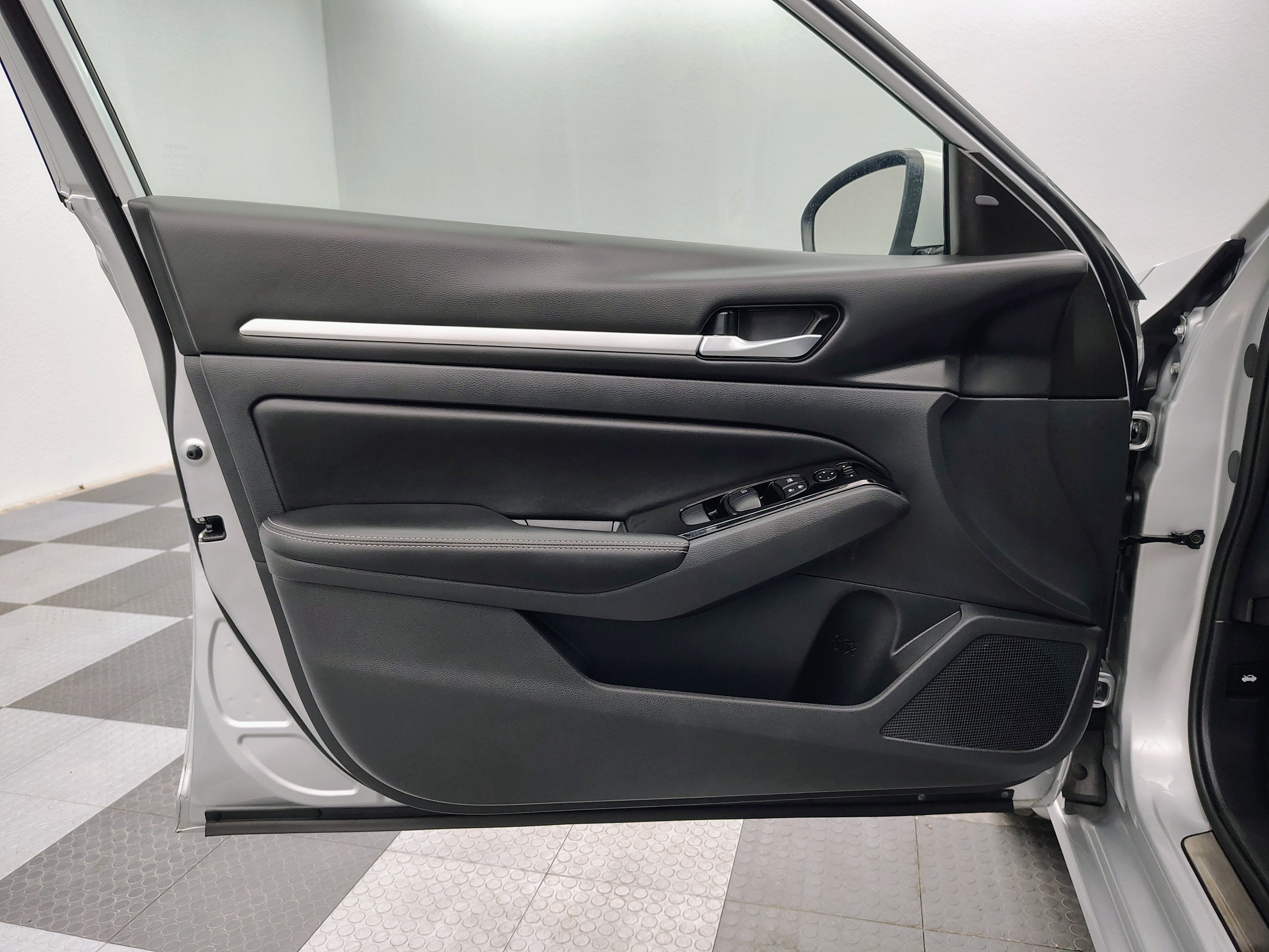 2025 Nissan Altima SL