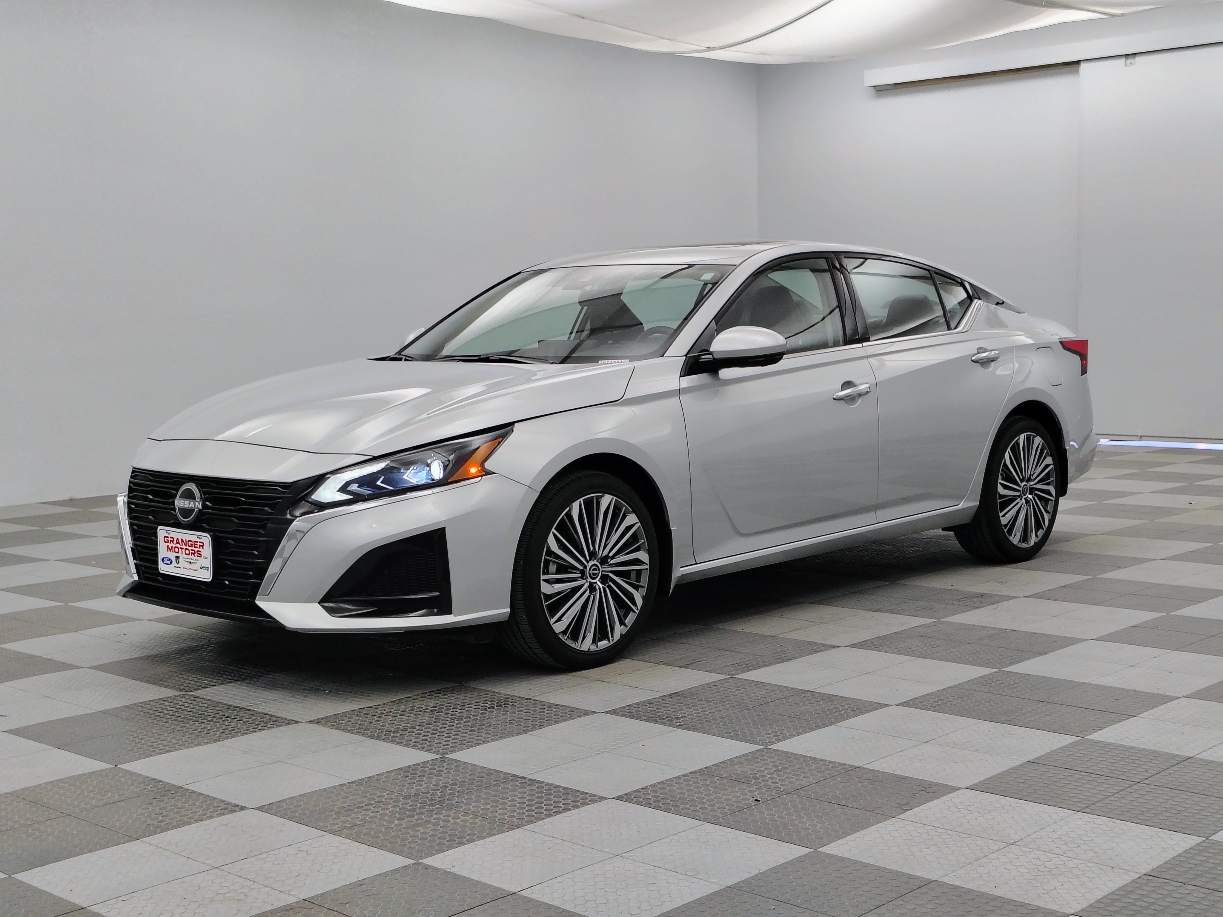 2025 Nissan Altima SL