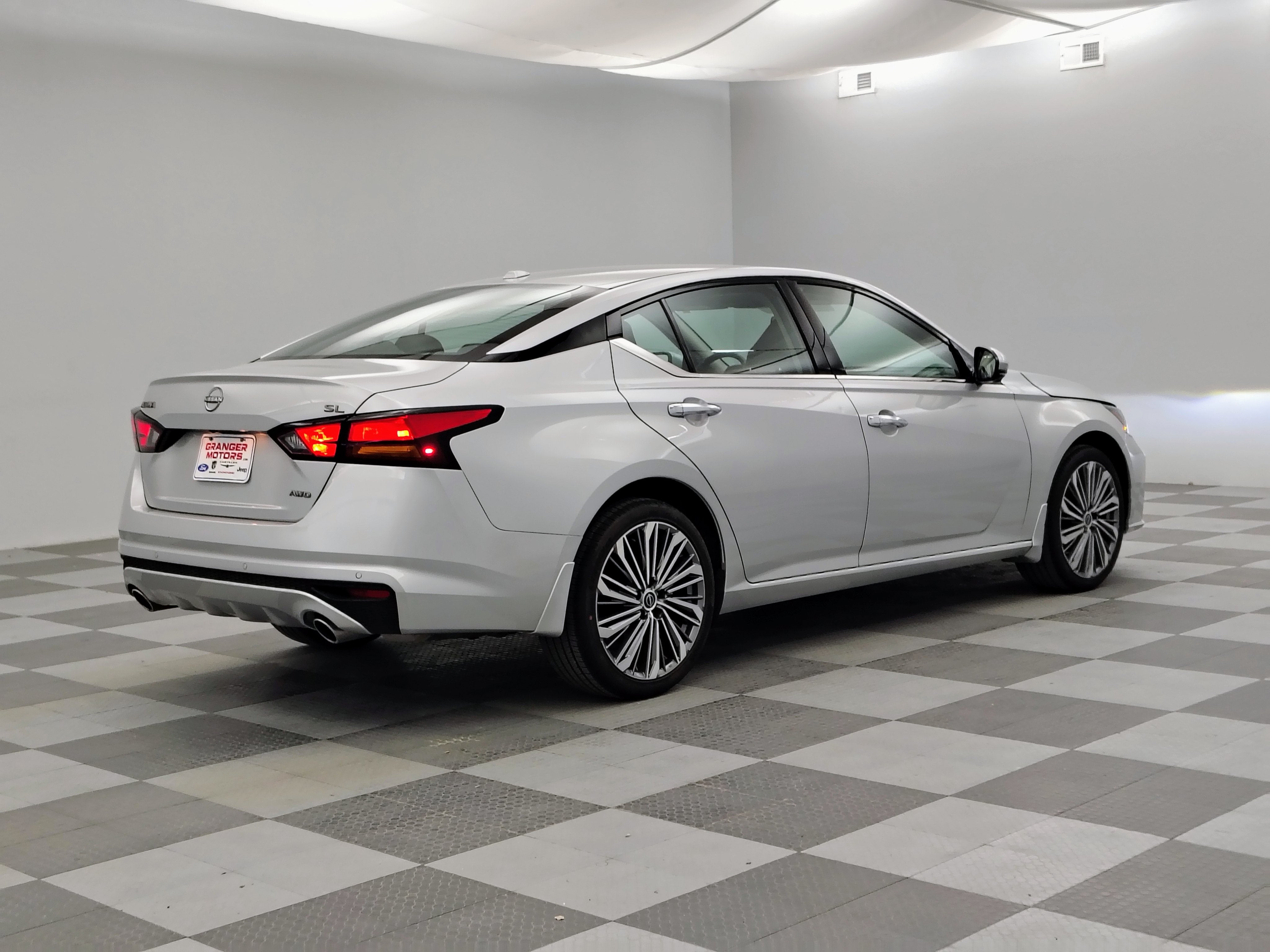 2025 Nissan Altima SL