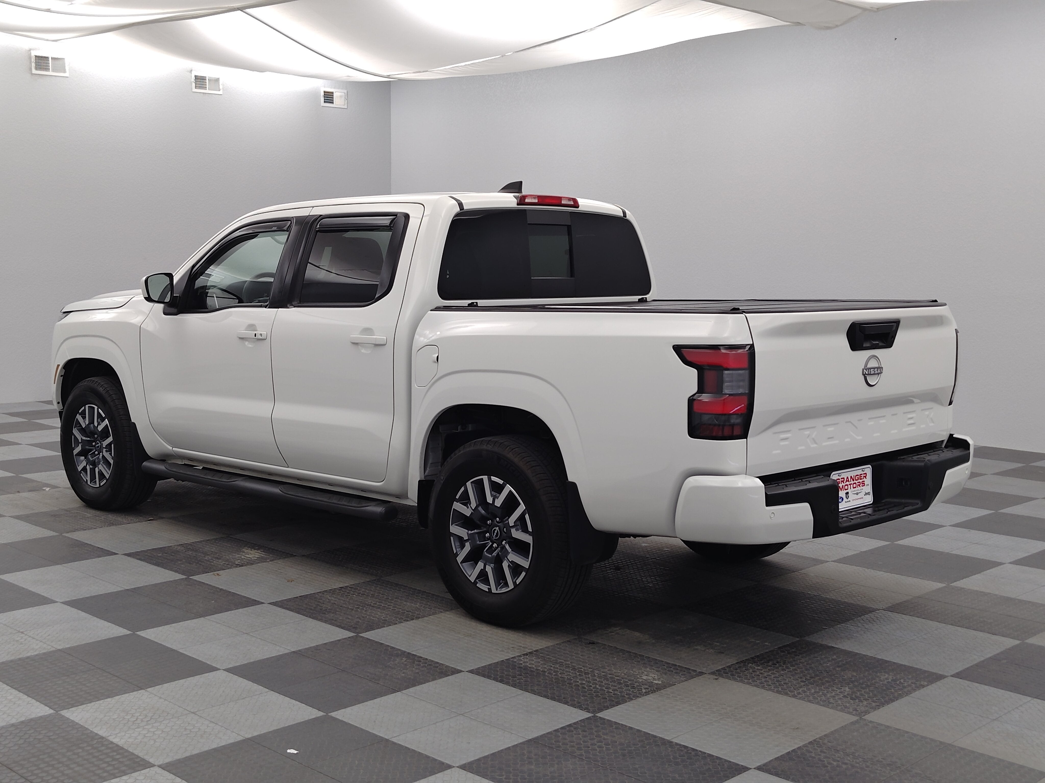 2024 Nissan Frontier SL