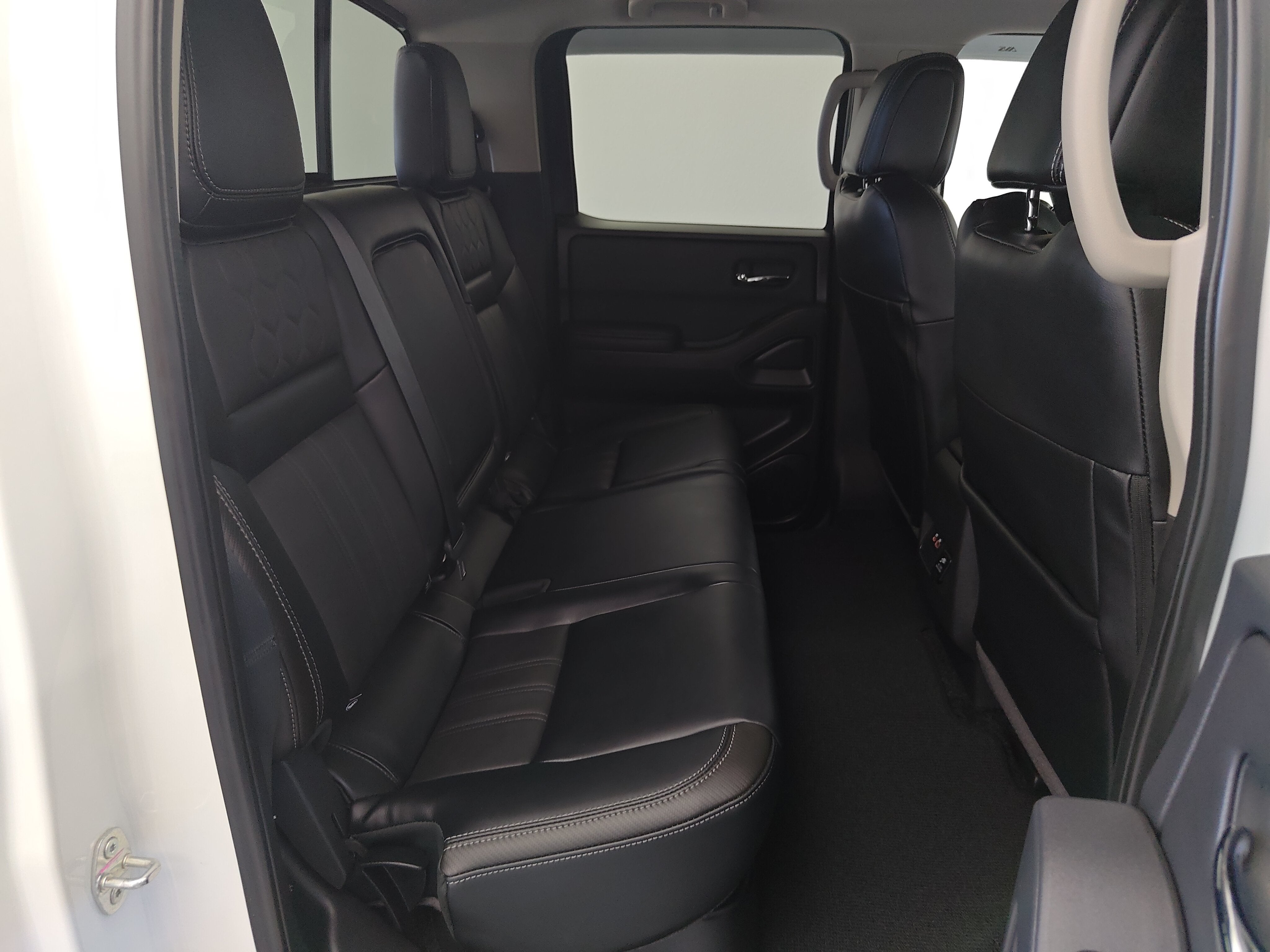 2024 Nissan Frontier SL