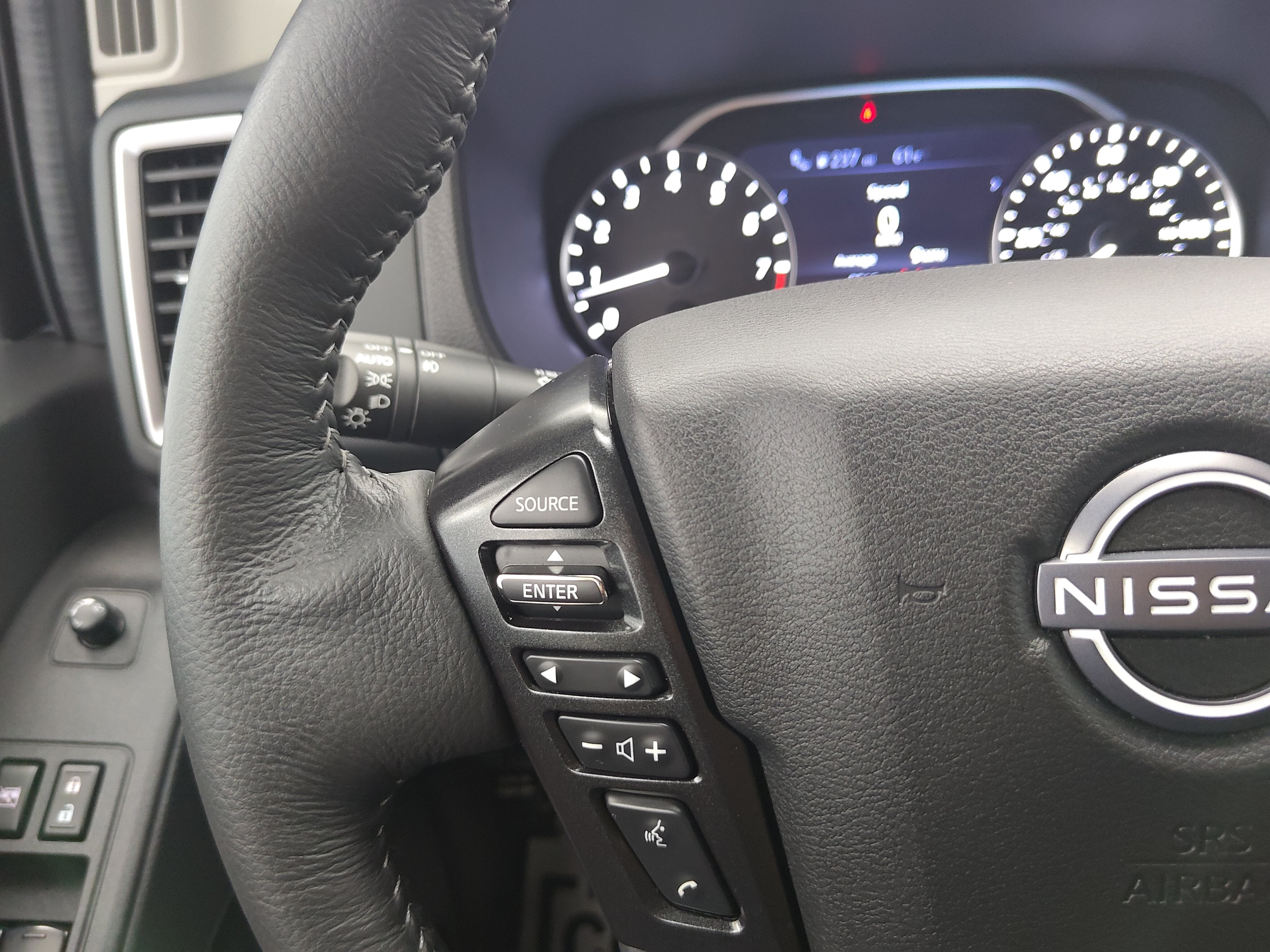 2024 Nissan Frontier SL