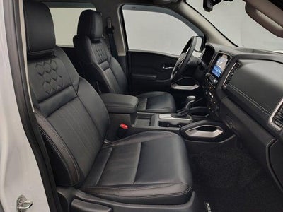 2024 Nissan Frontier SL