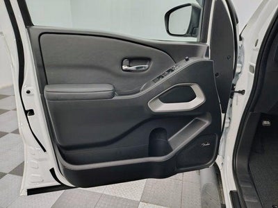 2024 Nissan Frontier SL