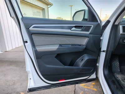 2021 Volkswagen Atlas SE w/Technology R-Line