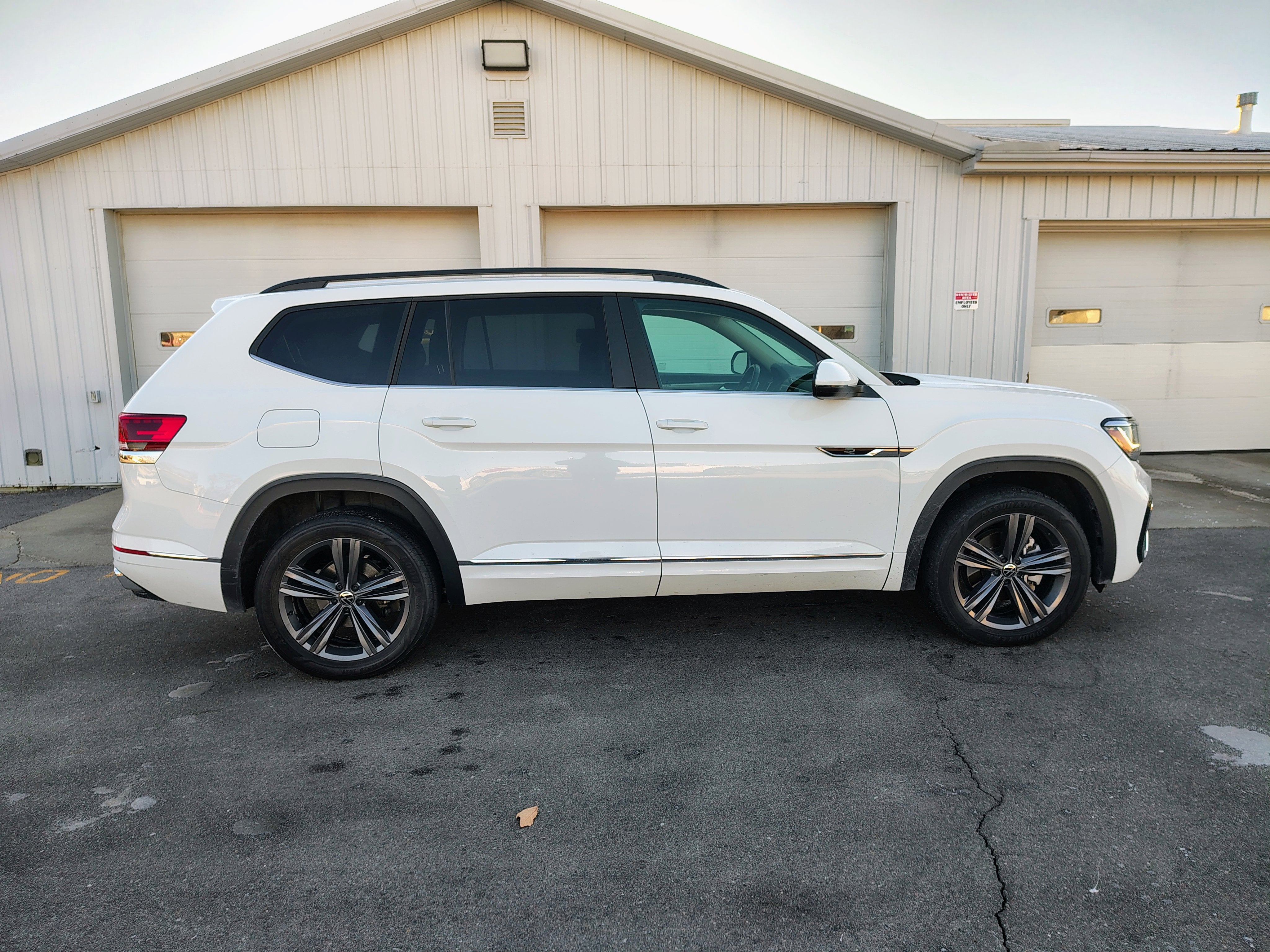 2021 Volkswagen Atlas SE w/Technology R-Line