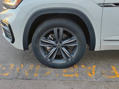 2021 Volkswagen Atlas SE w/Technology R-Line