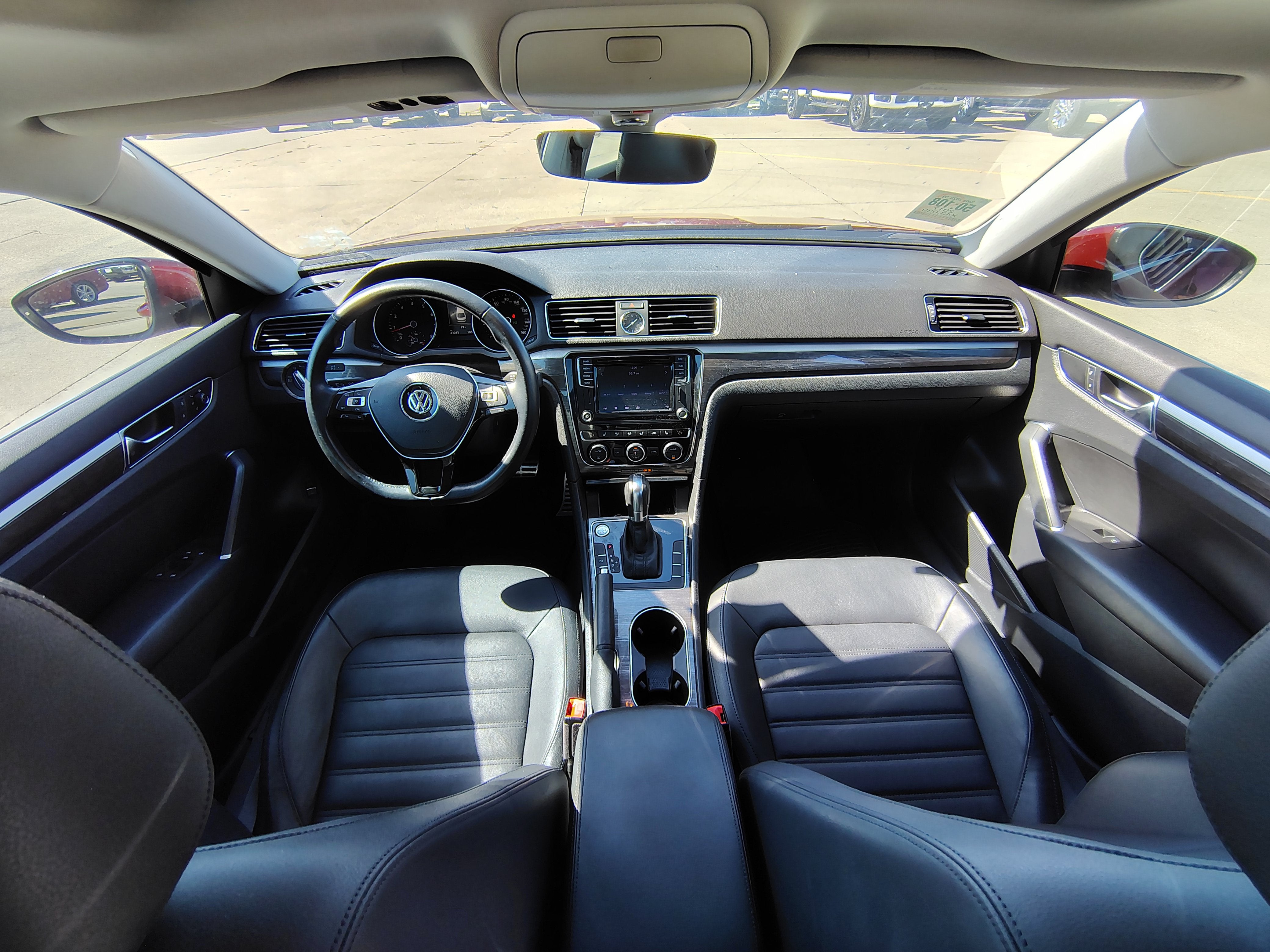 2017 Volkswagen Passat 1.8T SEL Premium