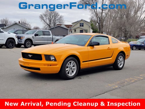 2007 Ford Mustang Deluxe