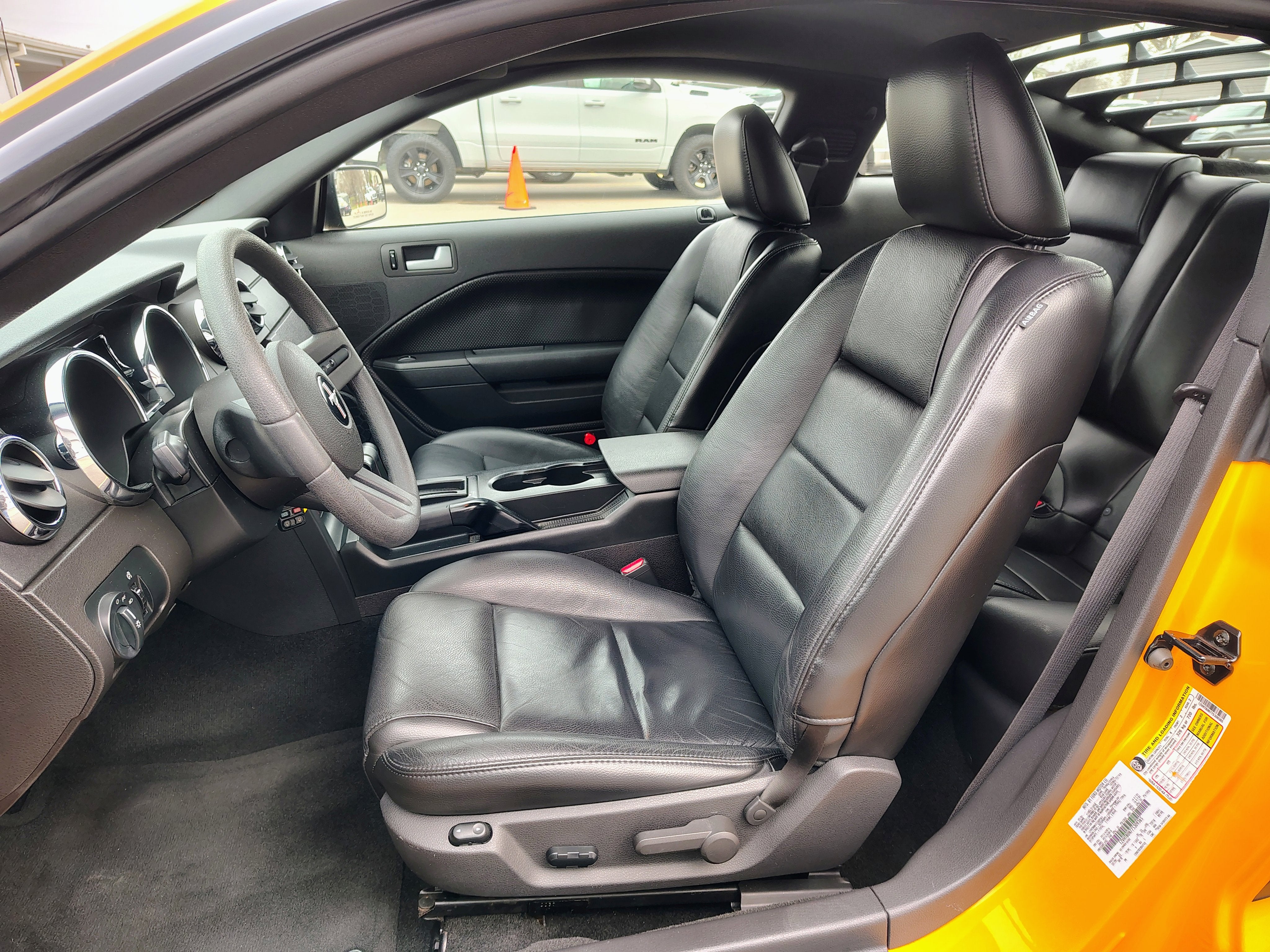 2007 Ford Mustang Deluxe