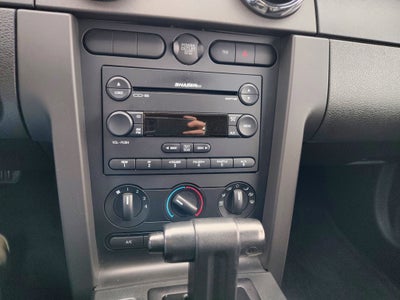 2007 Ford Mustang Deluxe