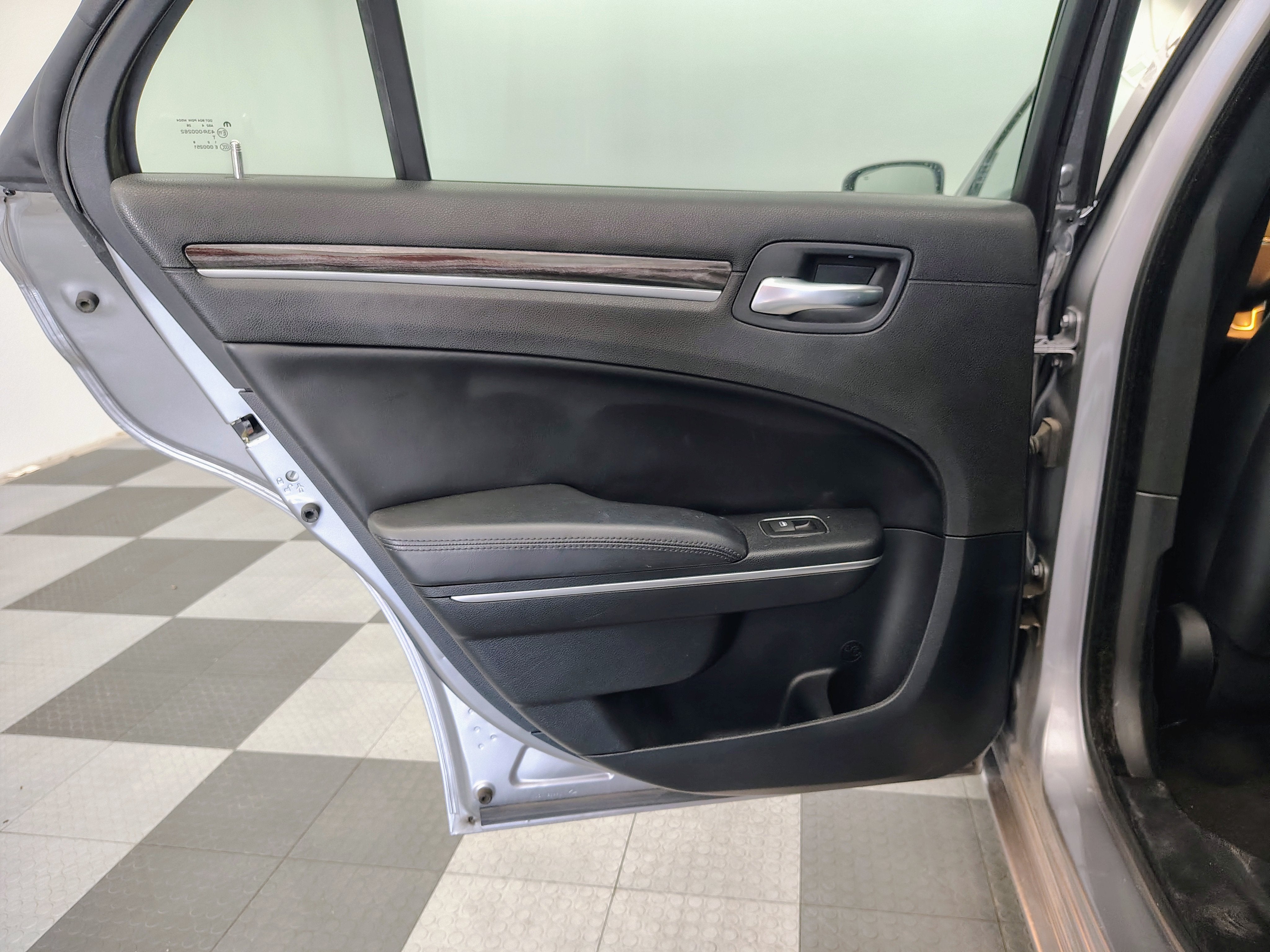 2015 Chrysler 300 Limited