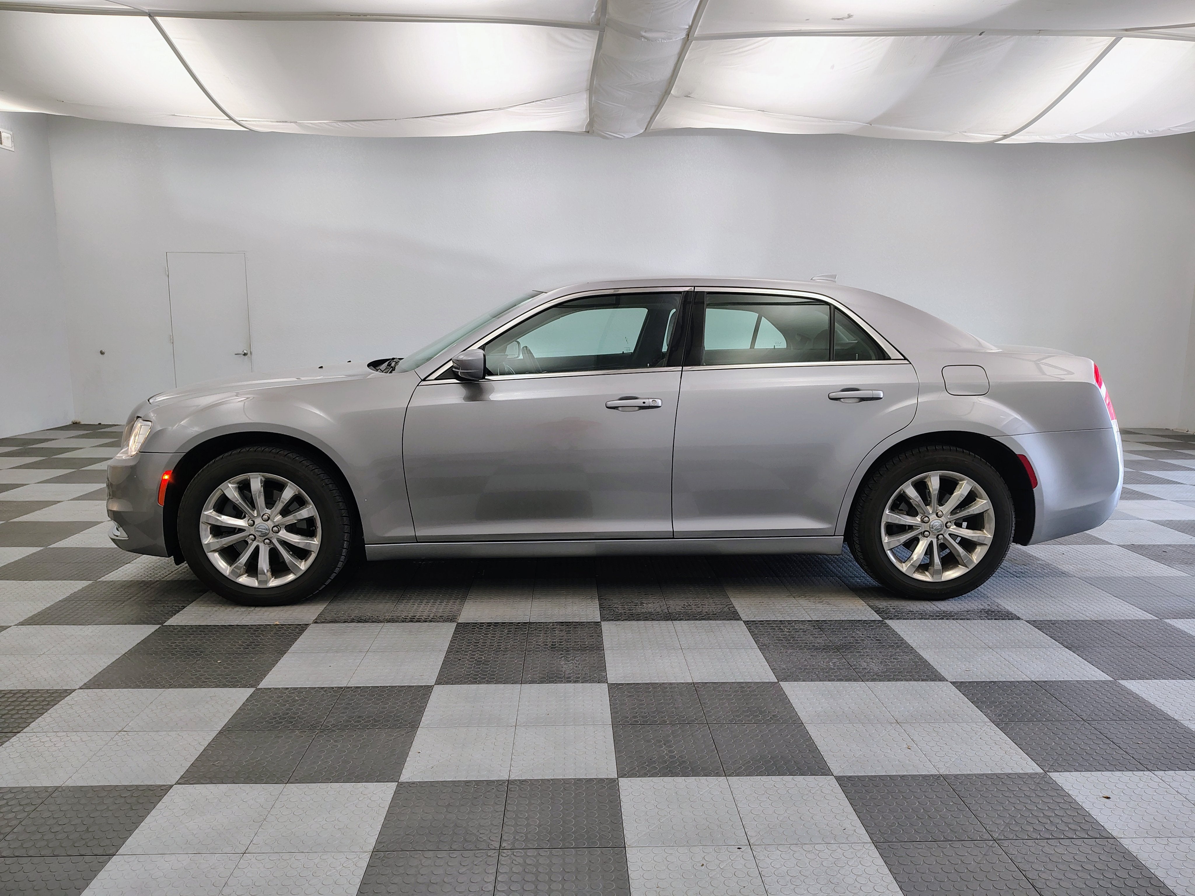 2015 Chrysler 300 Limited