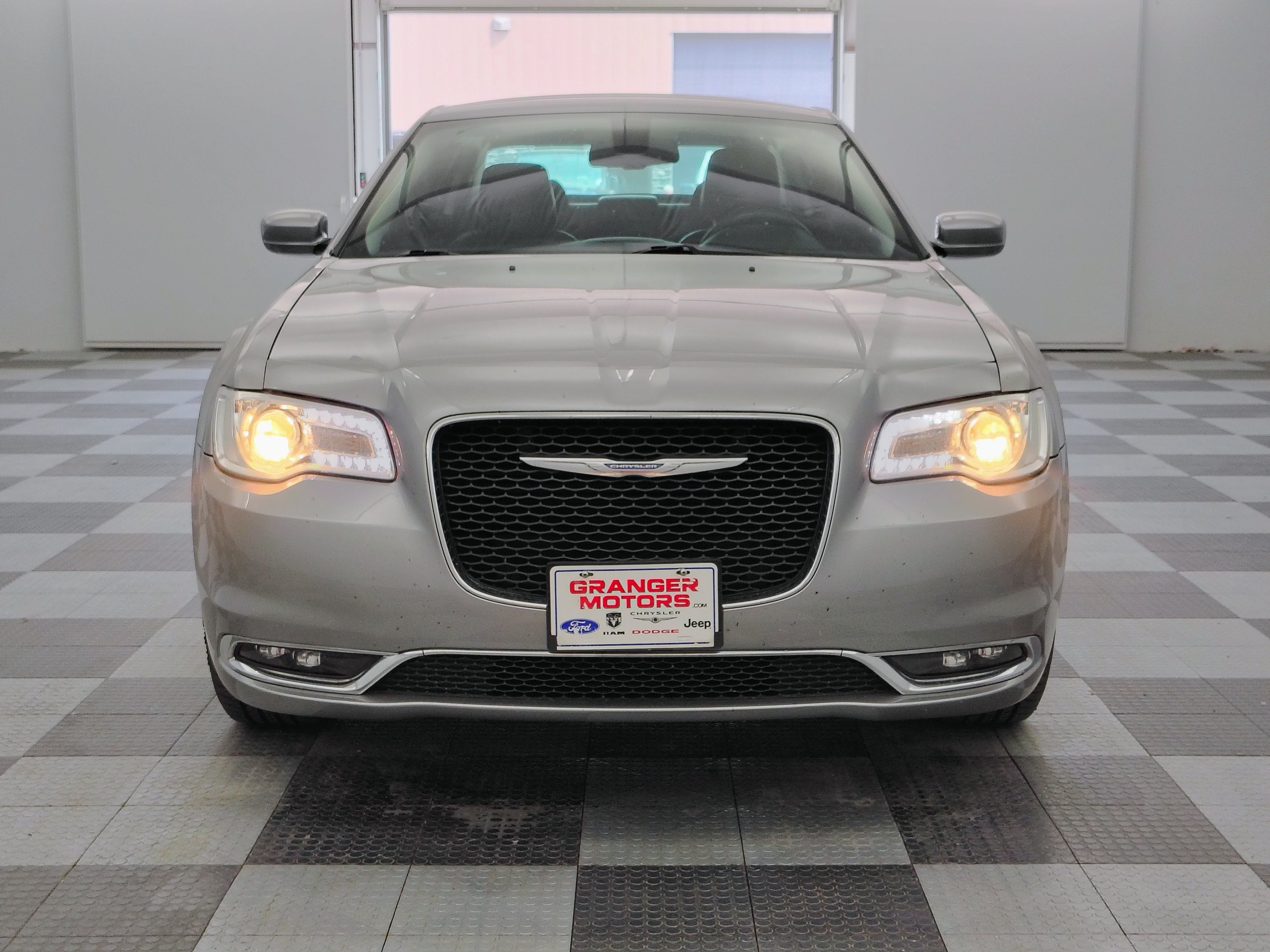 2015 Chrysler 300 Limited